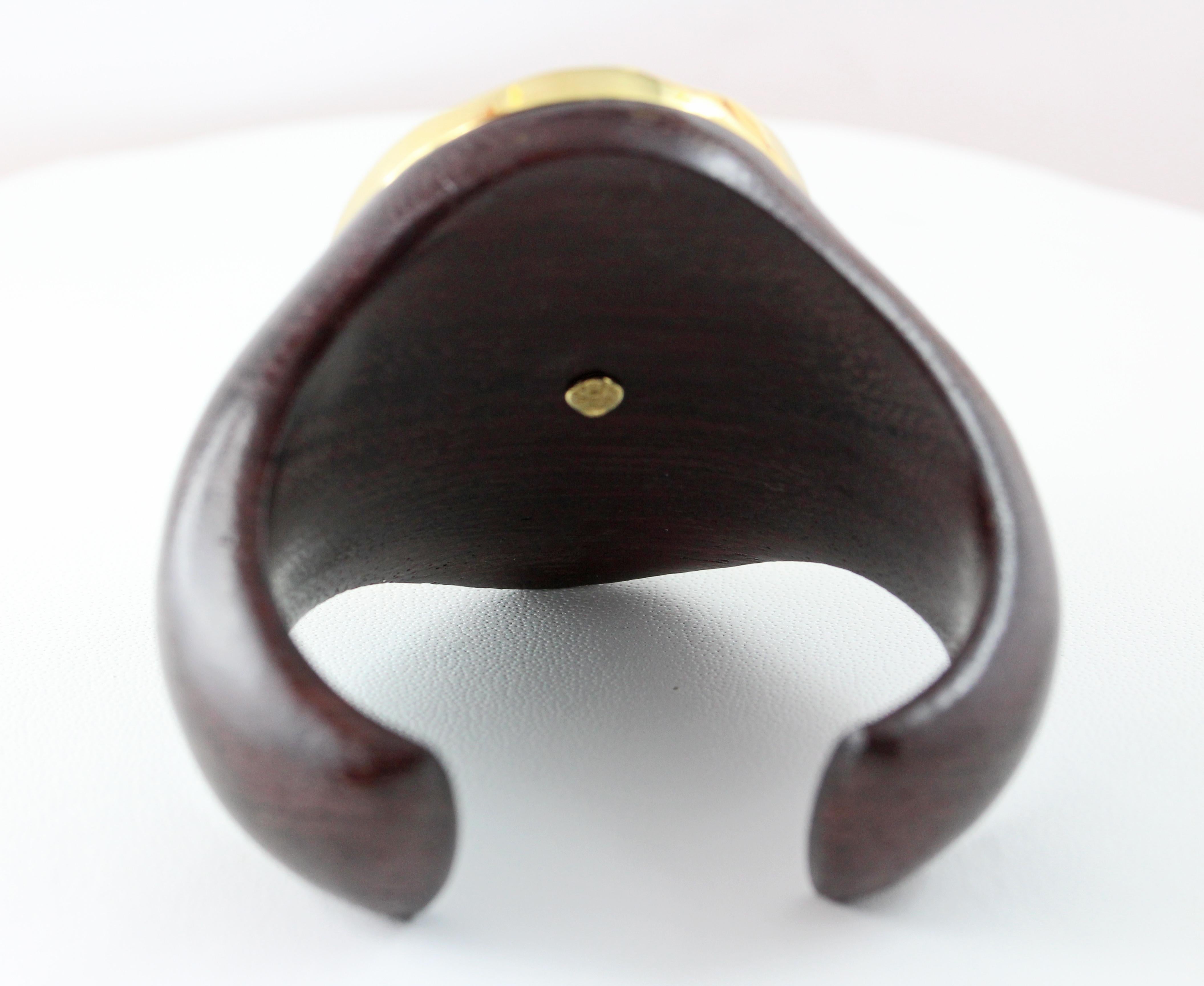 18 Karat Yellow Gold Cameo Wood Cuff Bracelet For Sale 1