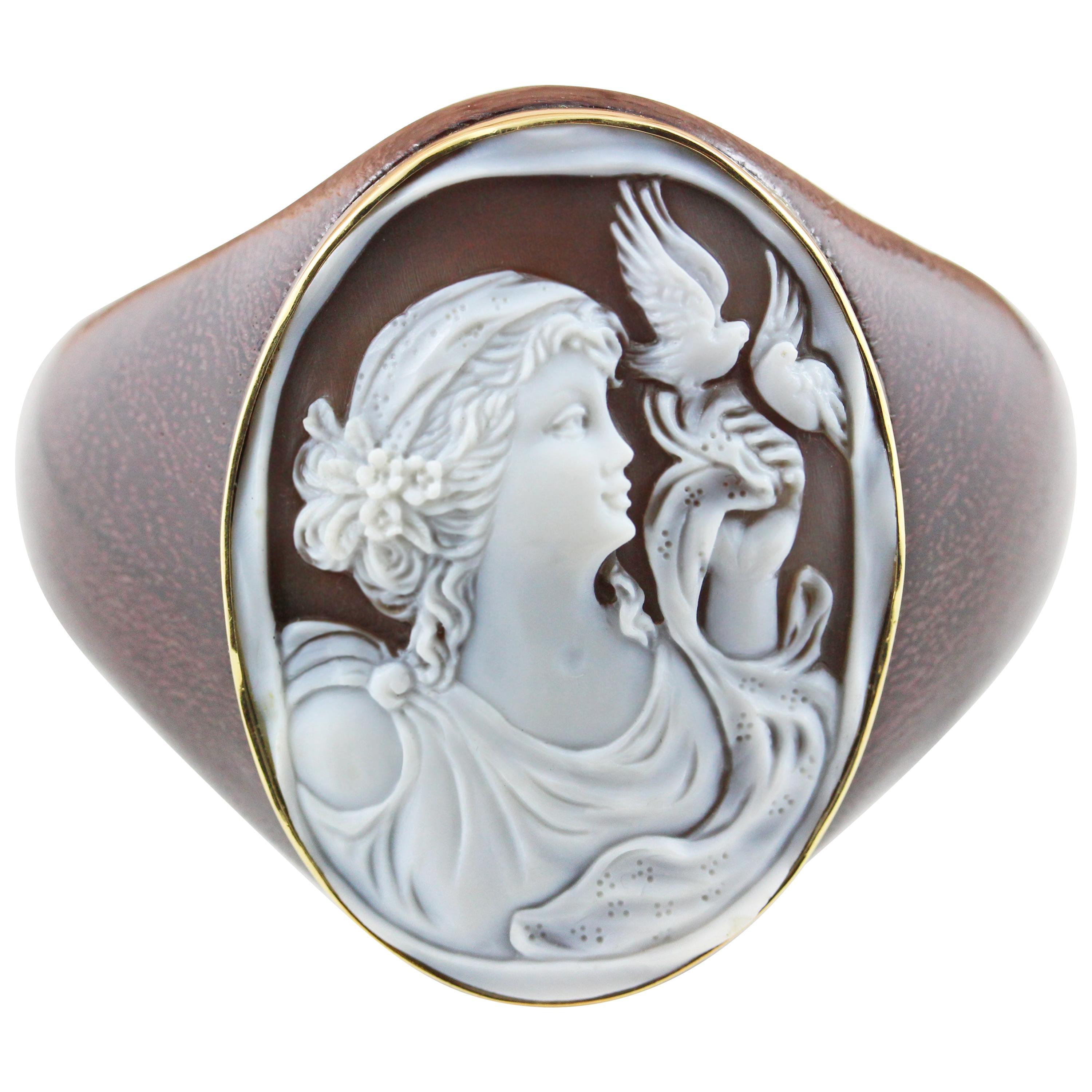 18 Karat Yellow Gold Cameo Wood Cuff Bracelet For Sale