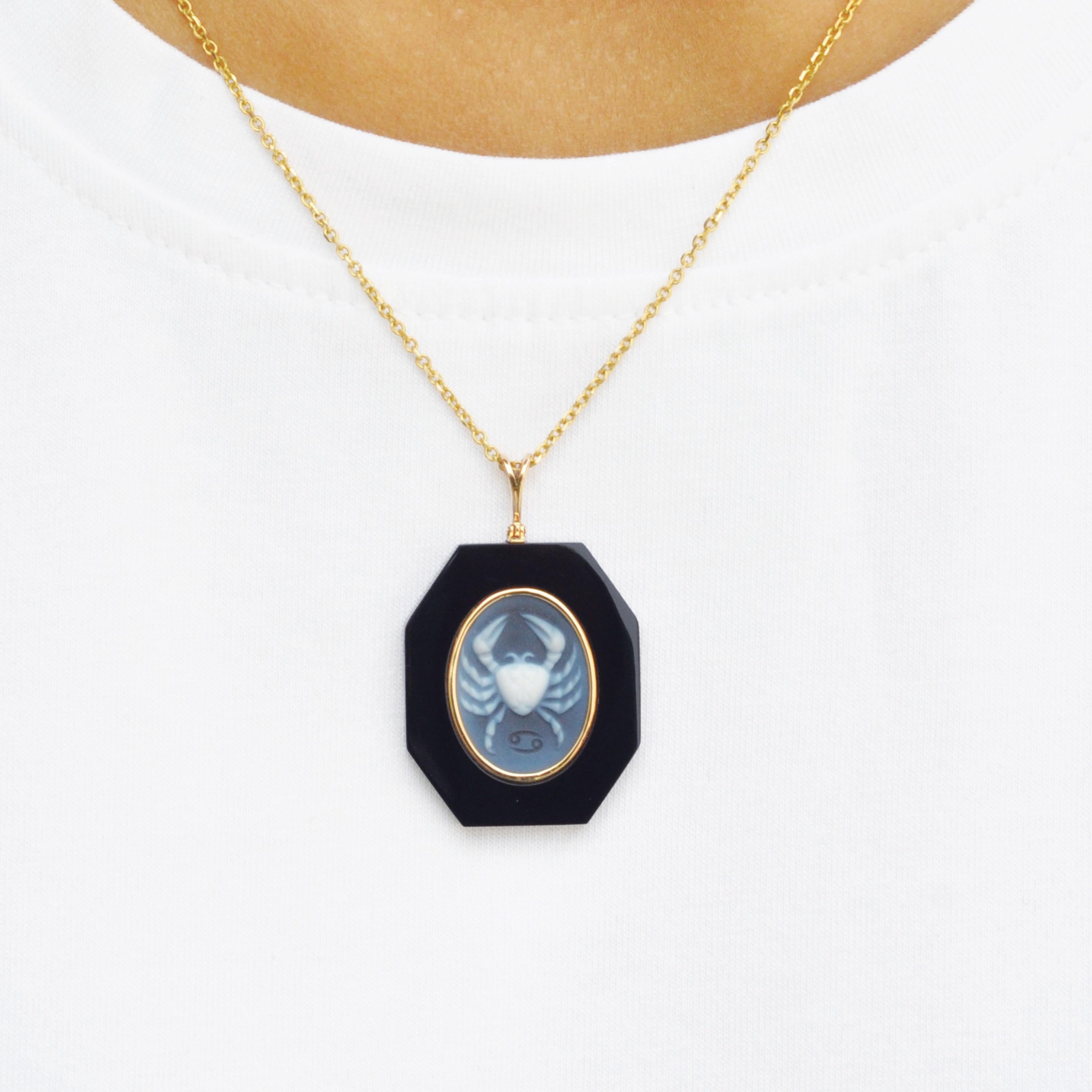 Contemporary 18 Karat Yellow Gold Cancer Zodiac Agate Cameo Black Onyx Pendant Necklace For Sale