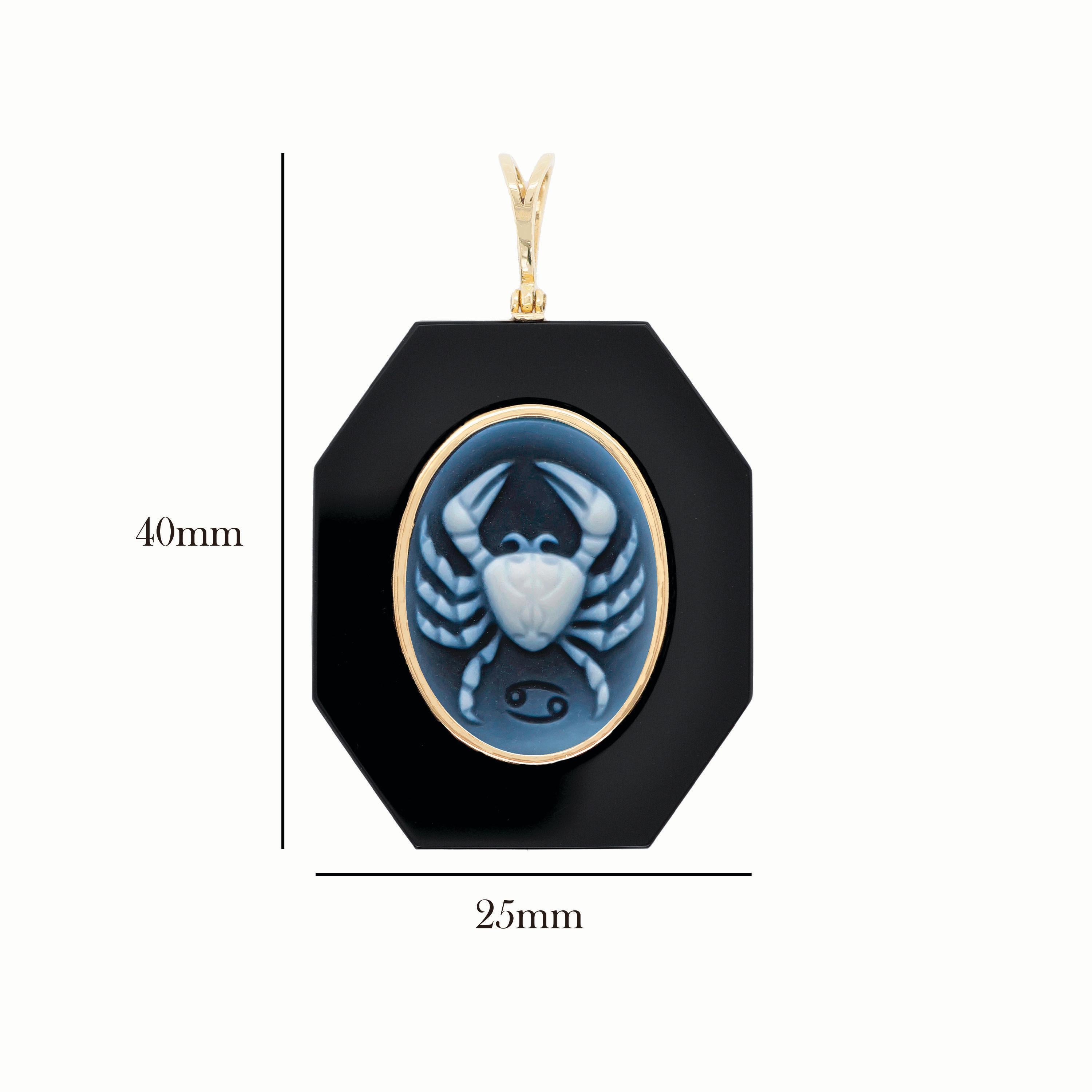 18 Karat Yellow Gold Cancer Zodiac Agate Cameo Black Onyx Pendant Necklace For Sale 2