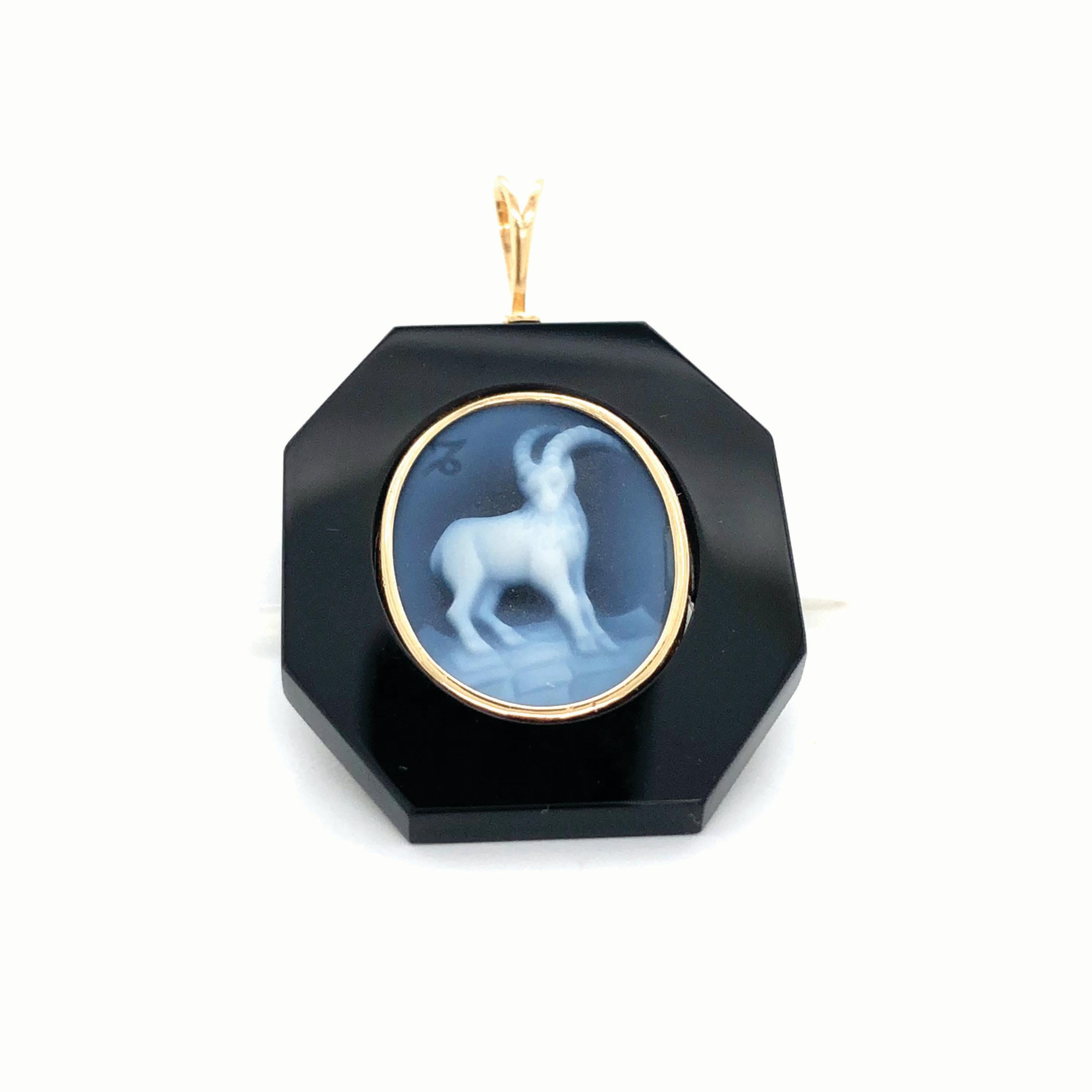 18 Karat Yellow Gold Capricorn Zodiac Agate Cameo Black Onyx Pendant Necklace For Sale 3