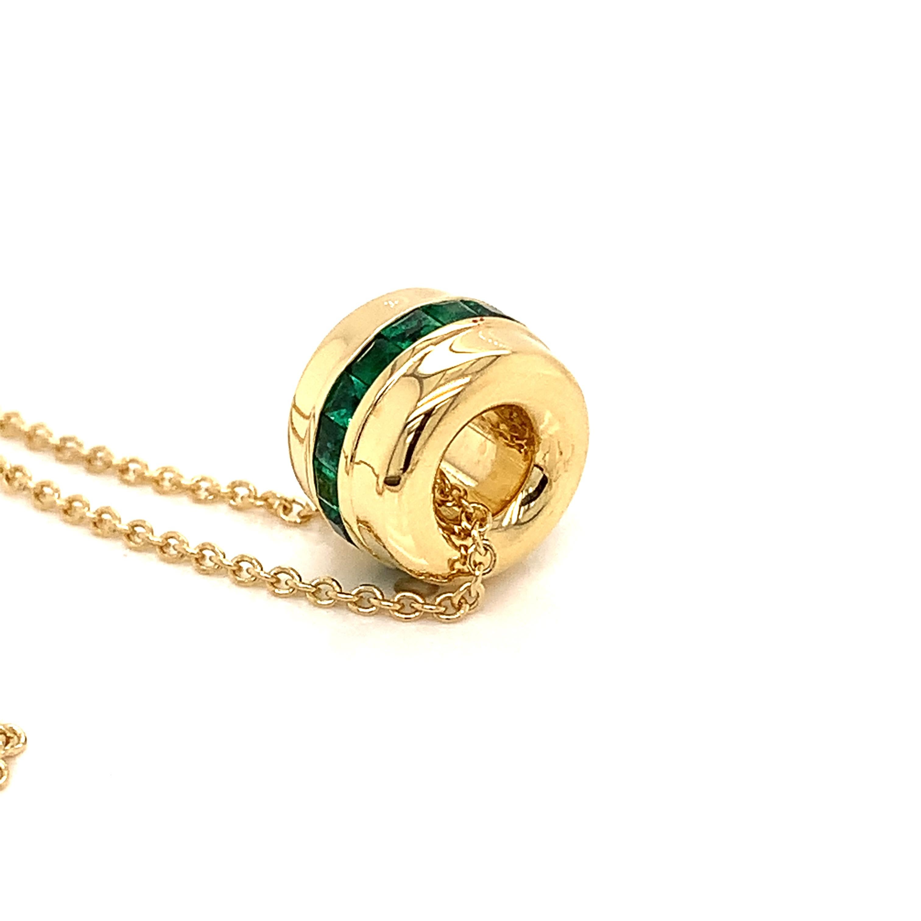 18 Karat Yellow Gold Carre Emeralds Garavelli Pendant with Chain 7