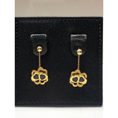 18 Karat Yellow Gold Carrera Y Carrera Dangle Heart Earrings
