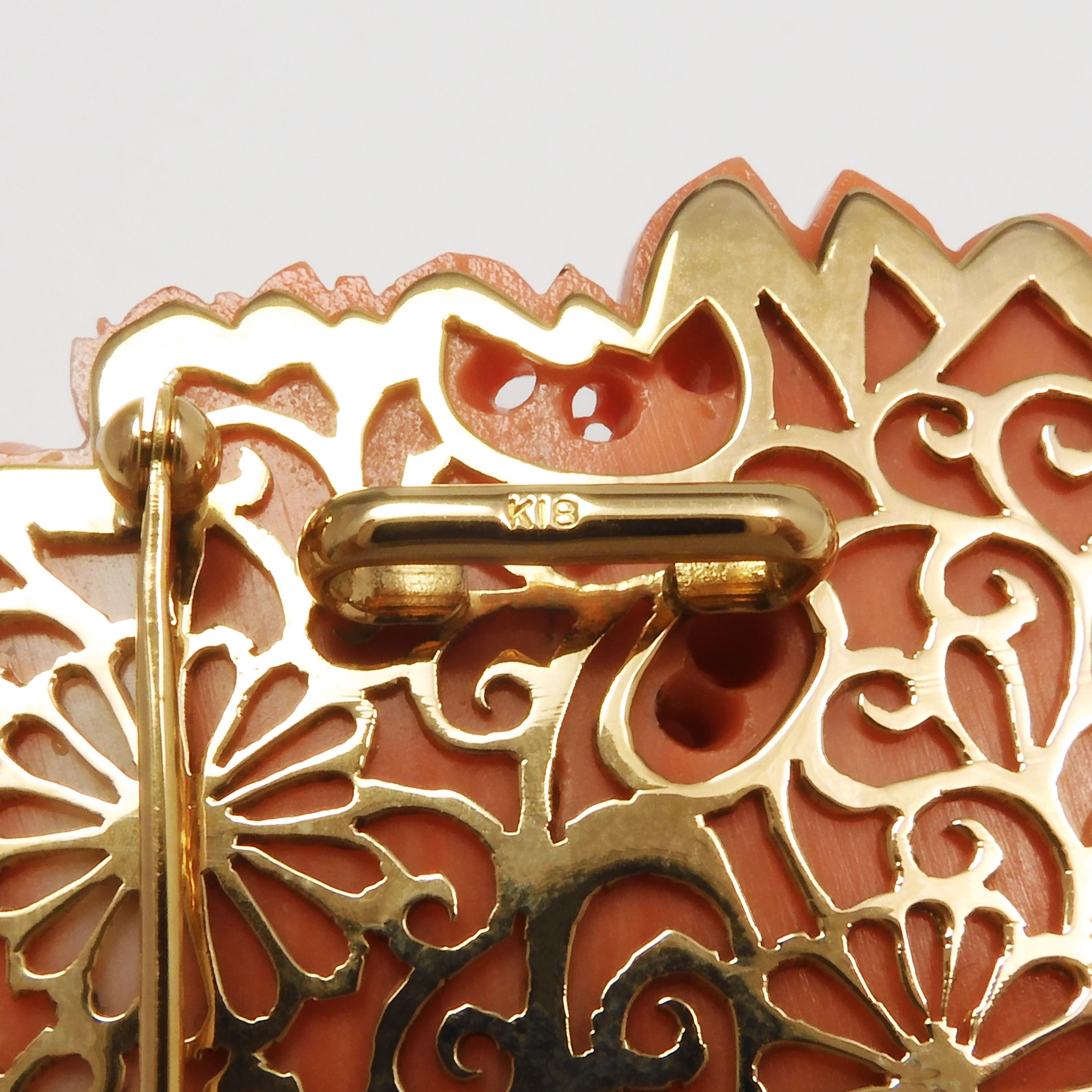 18 Karat Yellow Gold Carved Flower Brooch Crafted with Momoiro Sango Coral For Sale 5