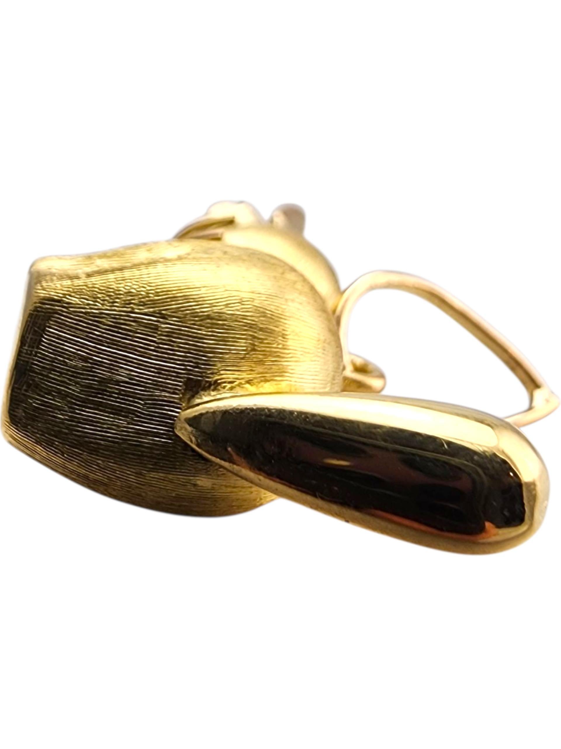 Contemporaneo 18 Karat Yellow Gold Cat with Red Cabochon Eyes Pendant #23913 in vendita