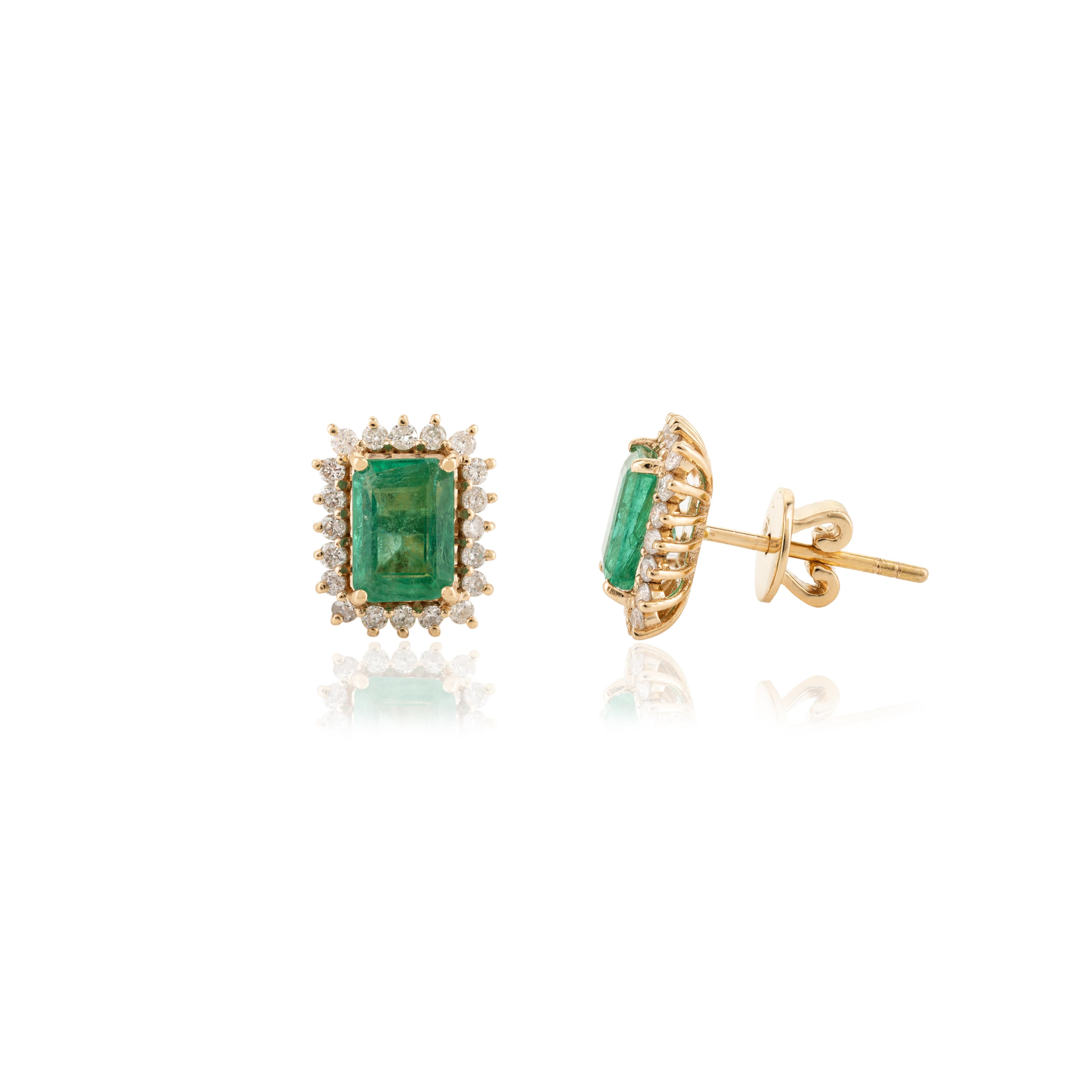 Octagon Cut 18k Yellow Gold Certified May Birthstone Emerald Halo Diamond Stud Earrings For Sale