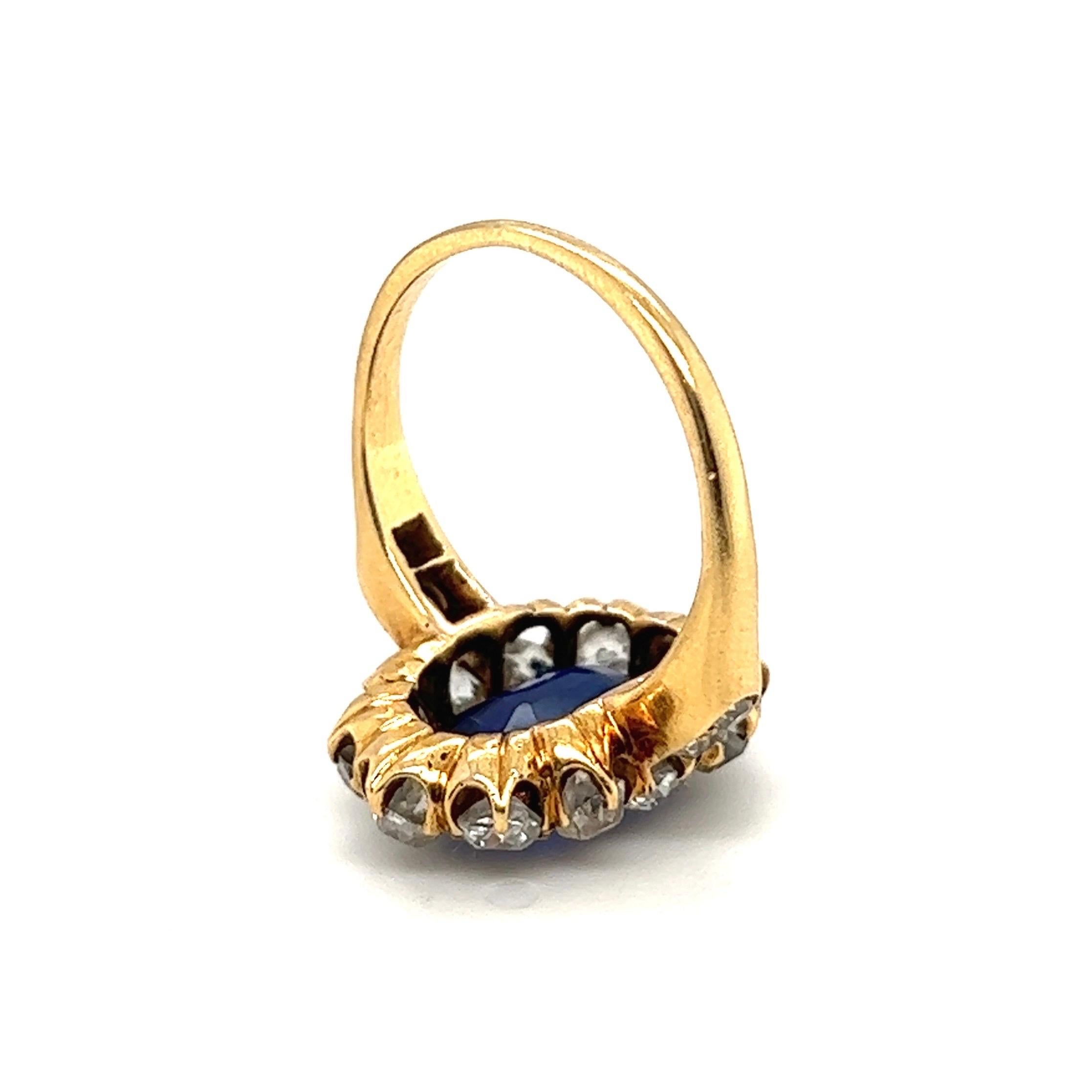 18 Karat Yellow Gold Ceylon Sapphire and Diamond Ring In Good Condition In Zurich, CH