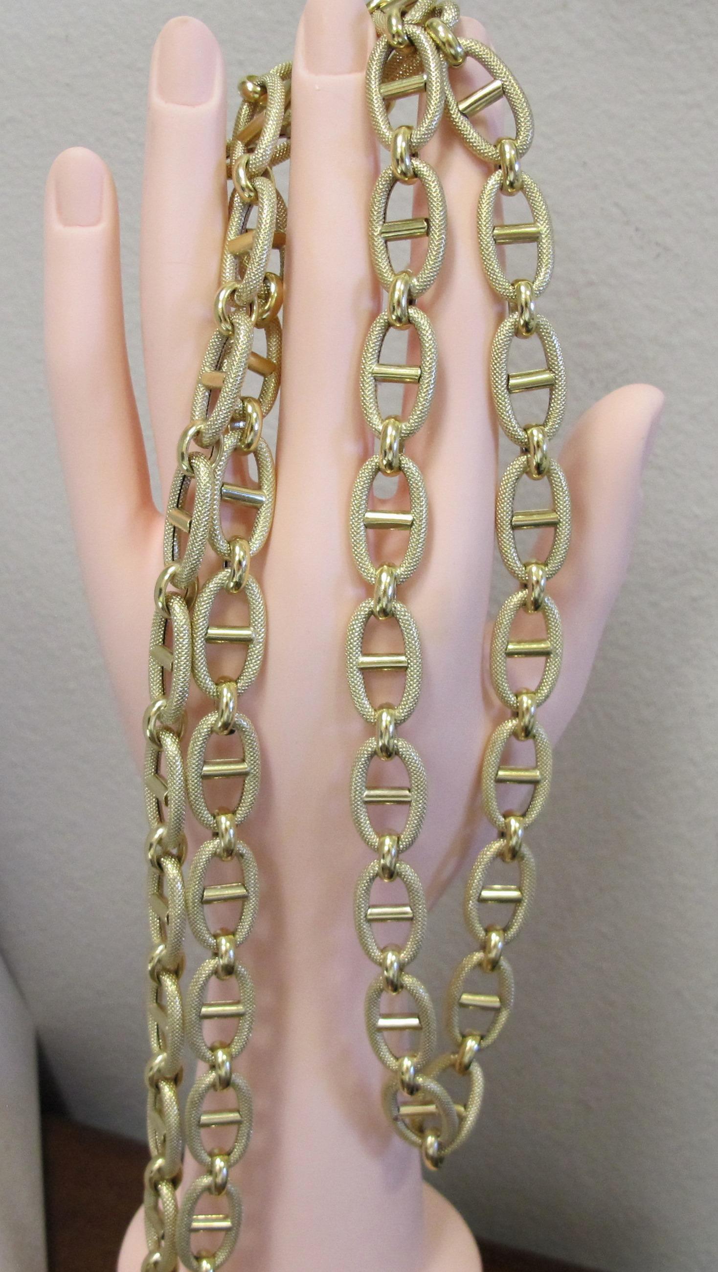 18 karat yellow gold chain link necklace, 20