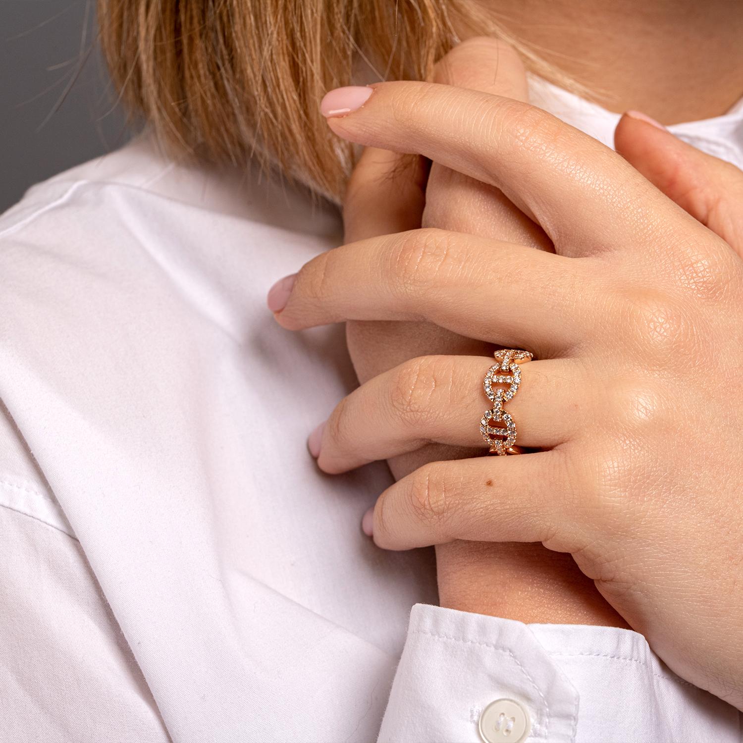 Brilliant Cut 18 Karat Yellow Gold Chain Ring Brigth Diamonds