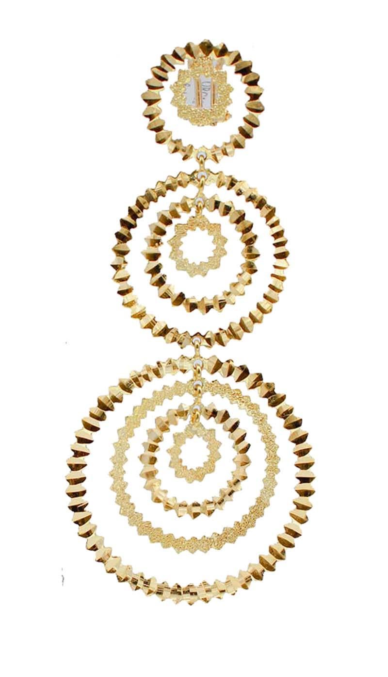 Rétro Boucles d'oreilles chandelier en or jaune 18 carats en vente