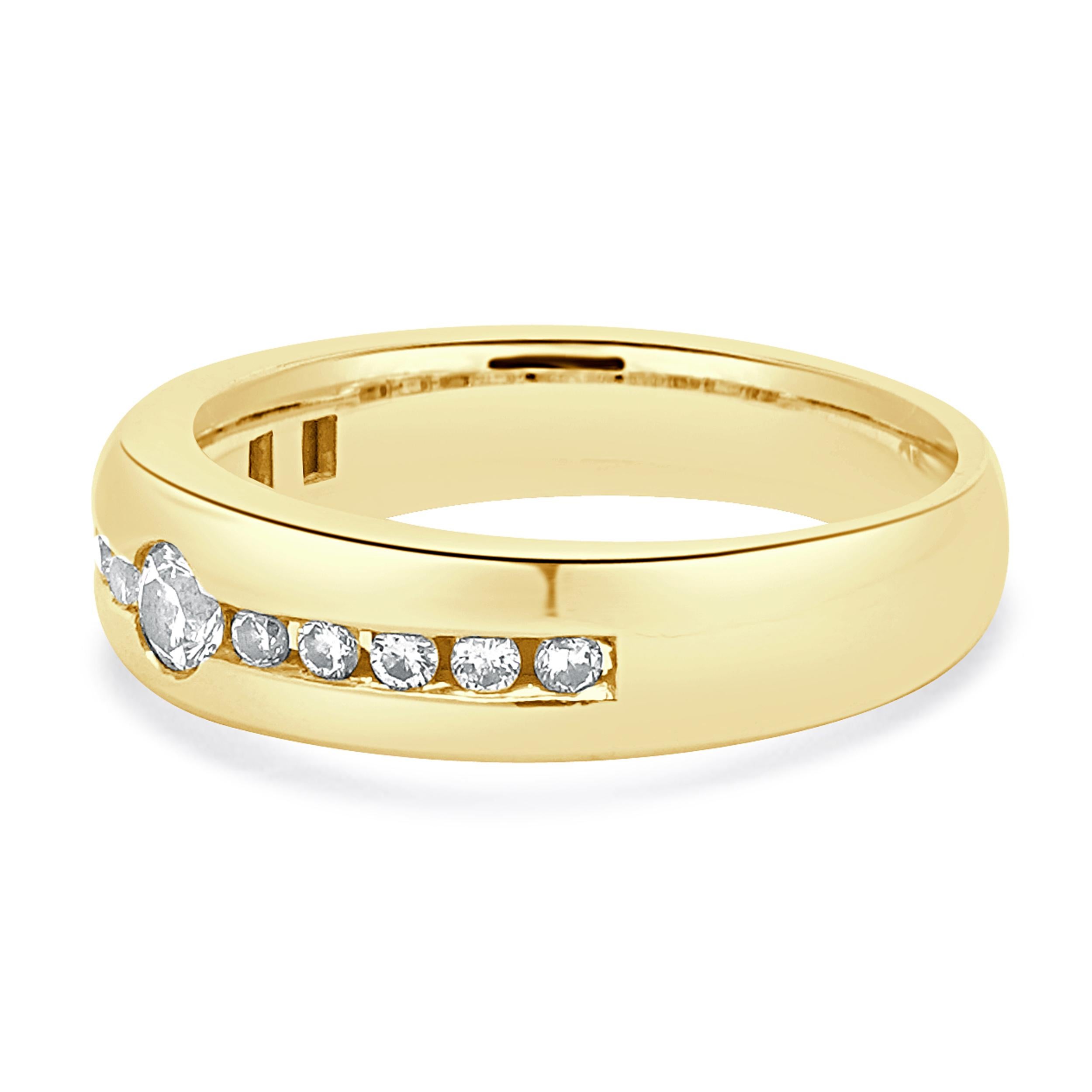 Designer: custom
Material: 18K yellow gold
Diamond: 11 round brilliant cut = 0.27cttw
Color: H / I
Clarity: SI2
Ring size: 7 (please allow two additional shipping days for sizing requests)
Weight: 5.60 grams