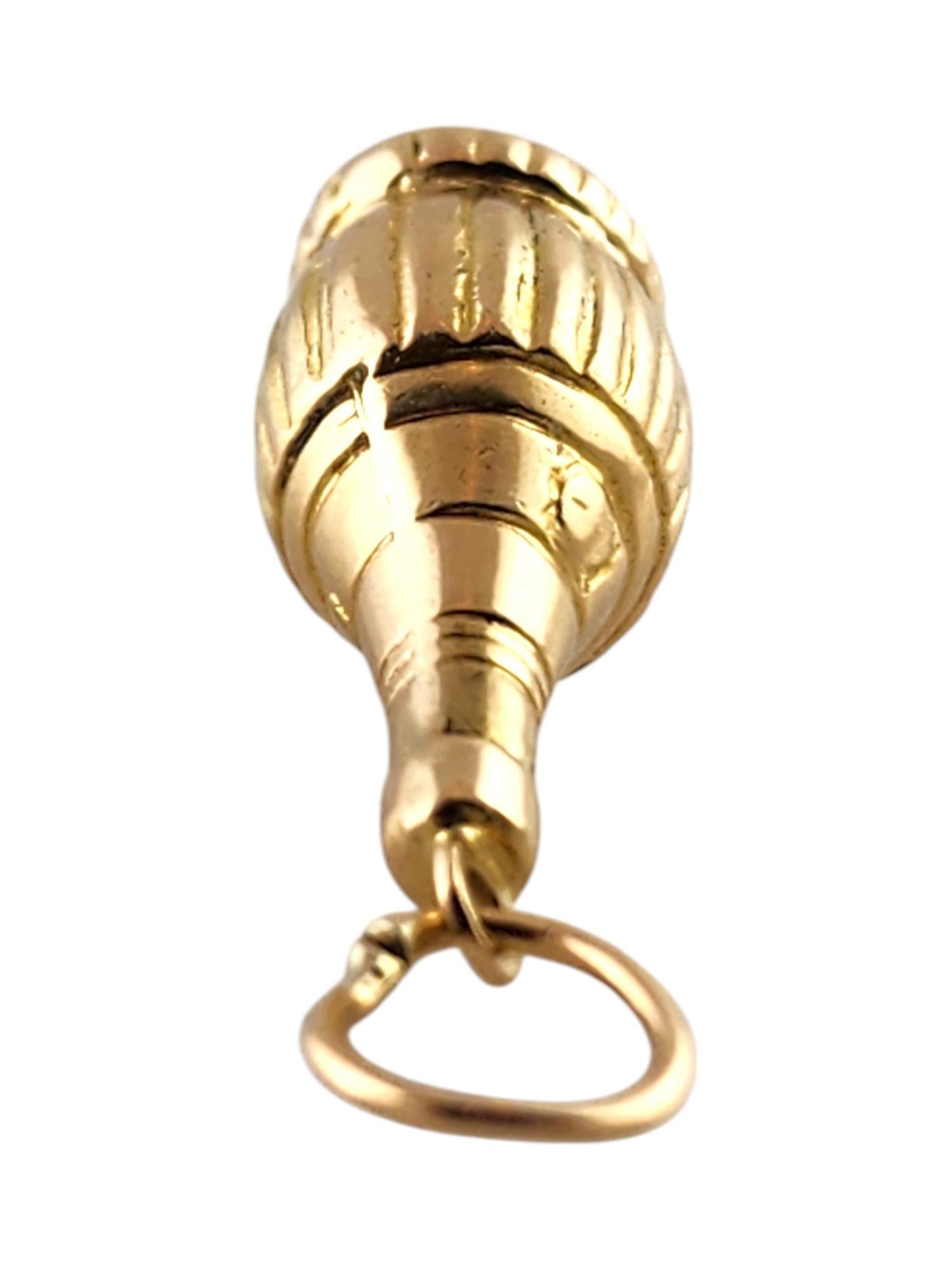 Women's 18 Karat Yellow Gold Chianti Bottle Charm #19403