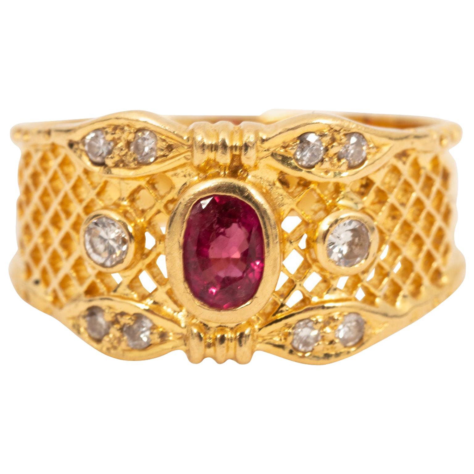 18 Karat Yellow Gold Cigar Mesh Front Band Ring with Ruby For Sale