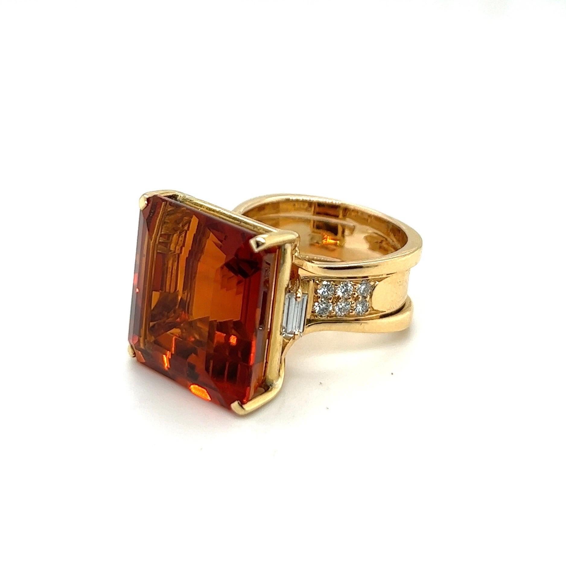 Modernist 18 Karat Yellow Gold Citrine and Diamod Cocktail Ring by Paul Binder, 1980s For Sale