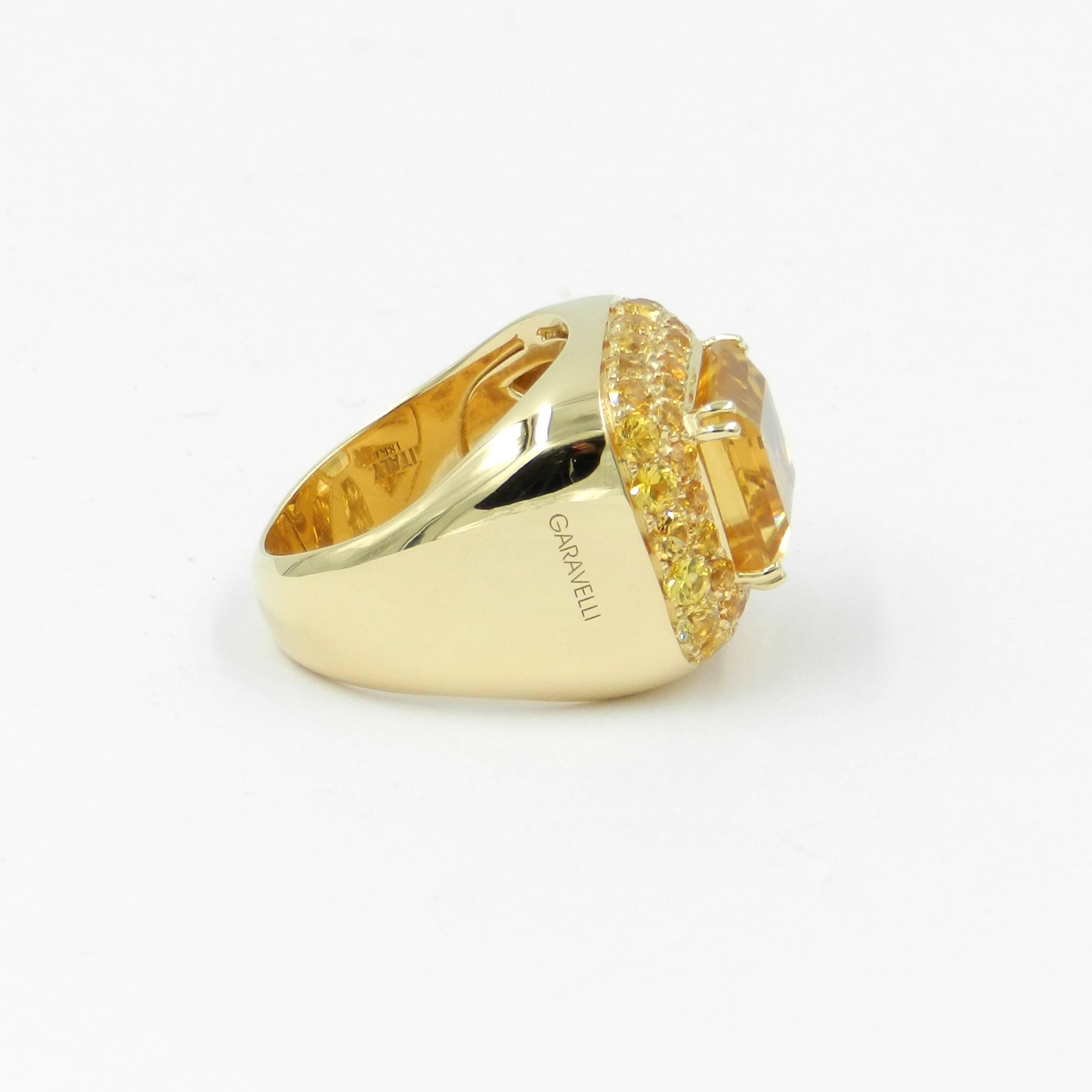 Contemporary 18 Karat Yellow Gold Citrine and Yellow Sapphires Garavelli Ring For Sale