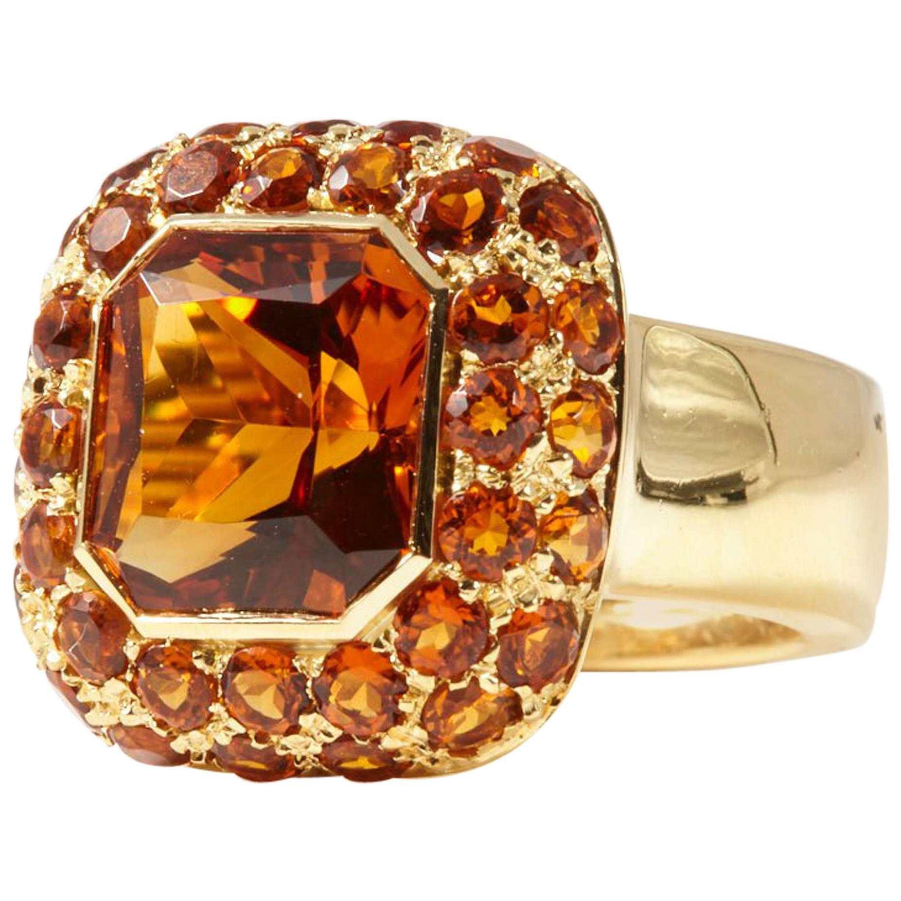 18 Karat Yellow Gold Citrine Cocktail Ring For Sale