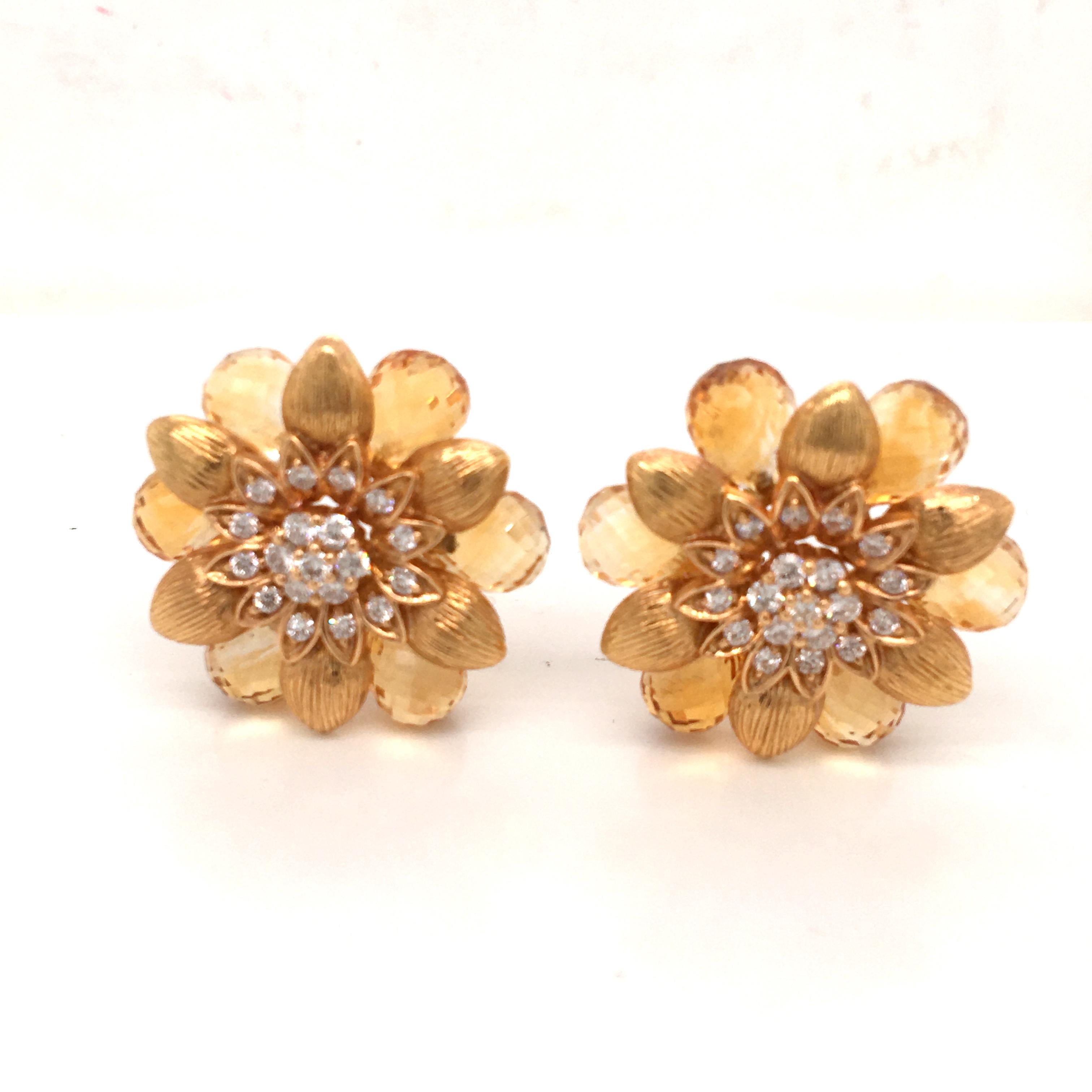 Briolette Cut 18 Karat Yellow Gold Citrine Flower Design Pair of Earrings Made in Italy For Sale