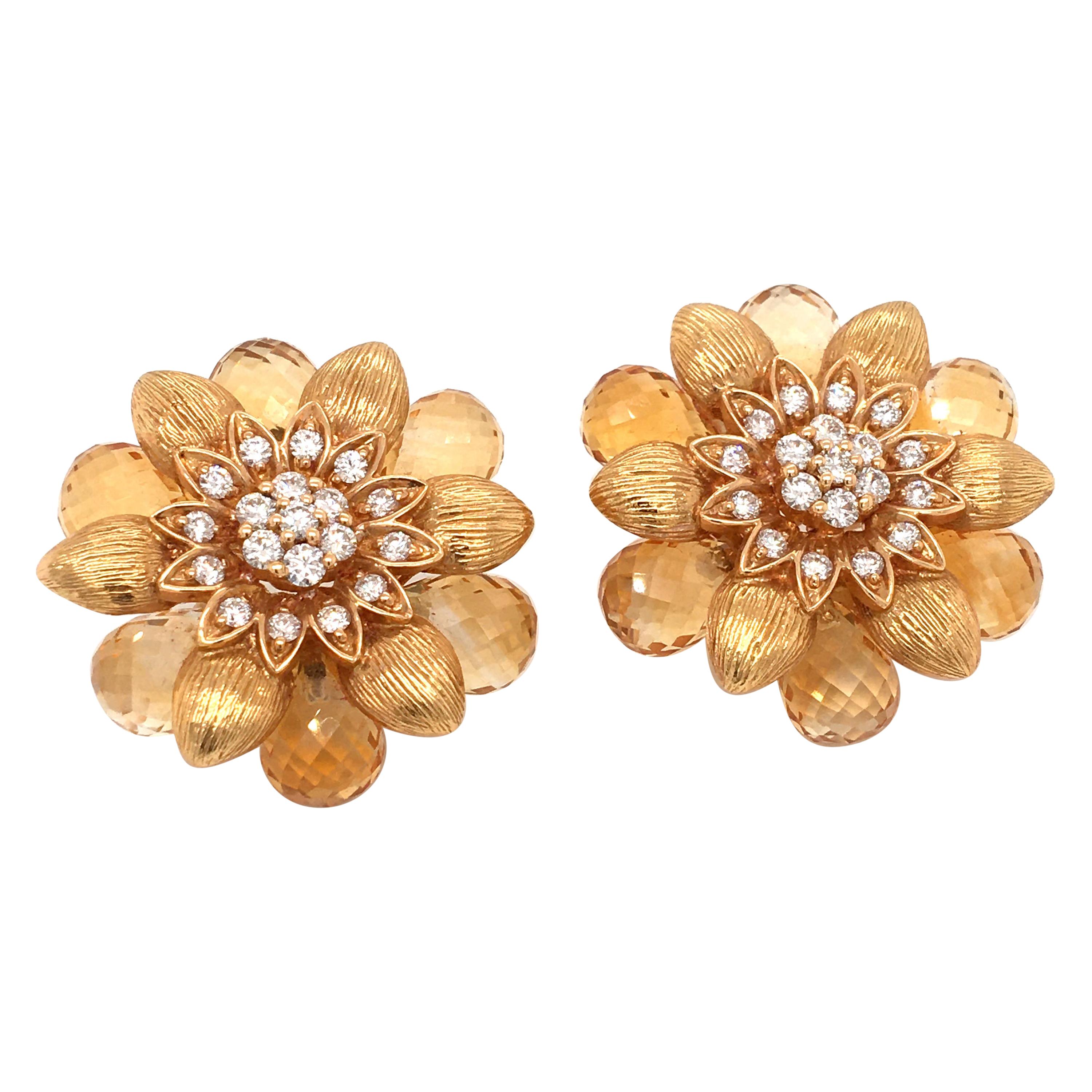 18 Karat Yellow Gold Citrine Flower Design Pair of Earrings Made in Italy For Sale