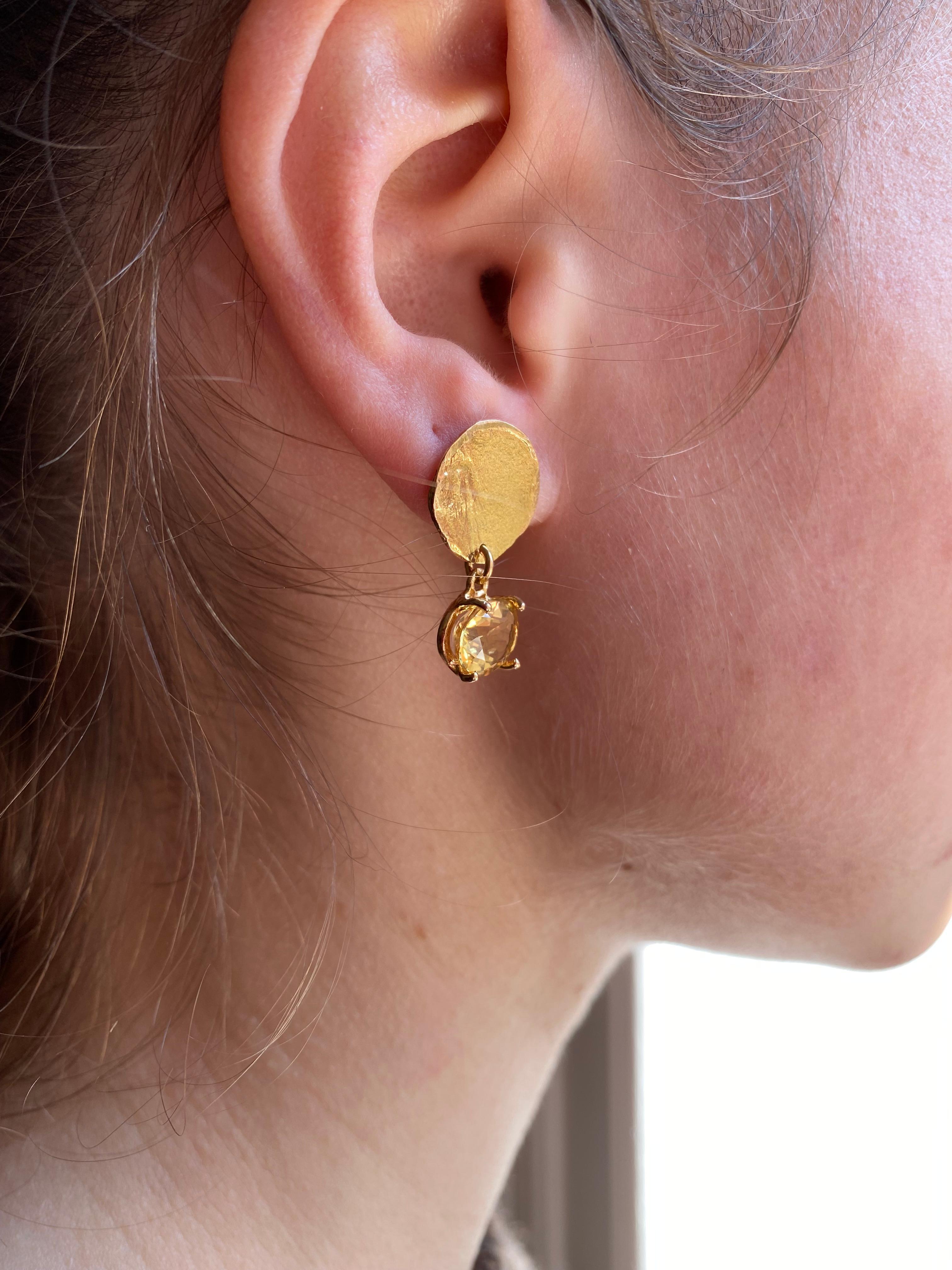 18 Karat Yellow Gold Citrine Gold Moon Handcrafted Design Dangle Earrings For Sale 1