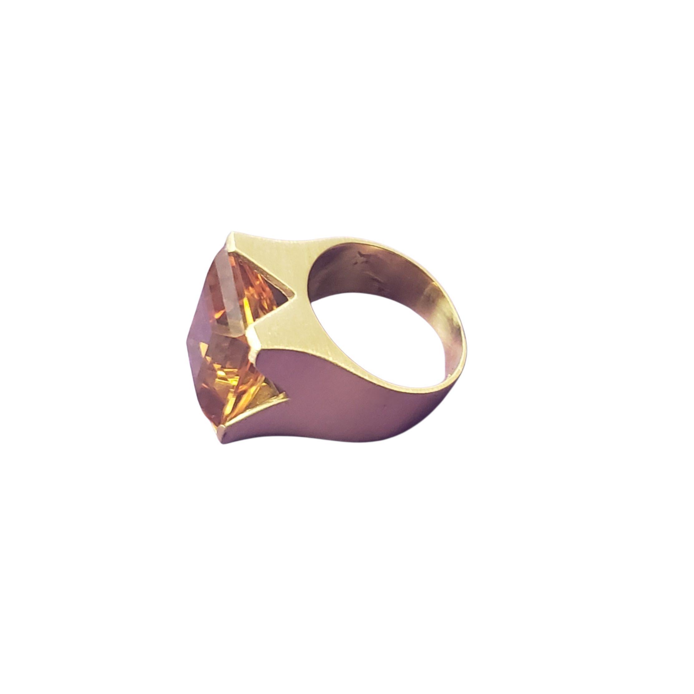 Taille émeraude 18 Karat Yellow Gold Citrine Ring Size 5 #22647 en vente