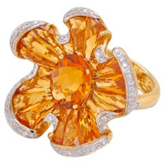Used 18 Karat Yellow Gold Citrine Tapered Baguette Diamond Cocktail Ring