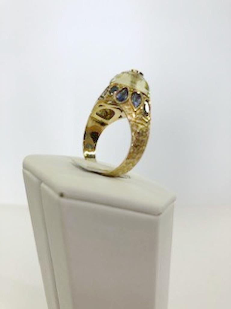 Women's or Men's 18 Karat Yellow Gold Citrine Topaz and Sapphire Ring For Sale