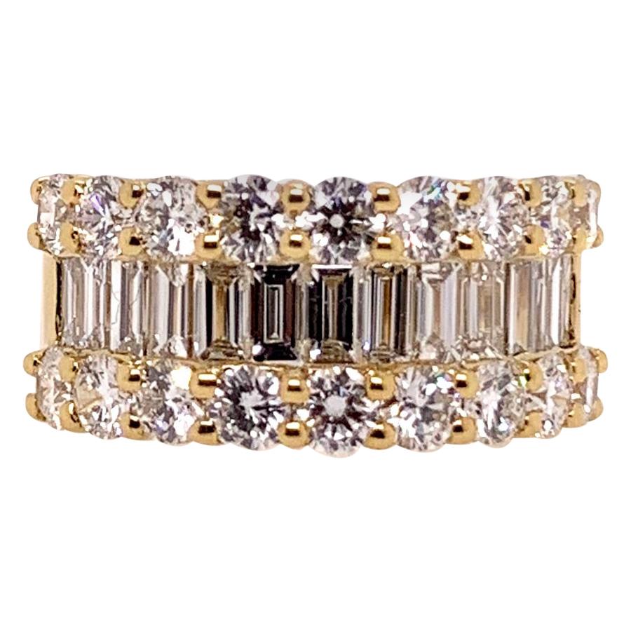 18 Karat Yellow Gold Classic Diamond Baguette Band Ring For Sale