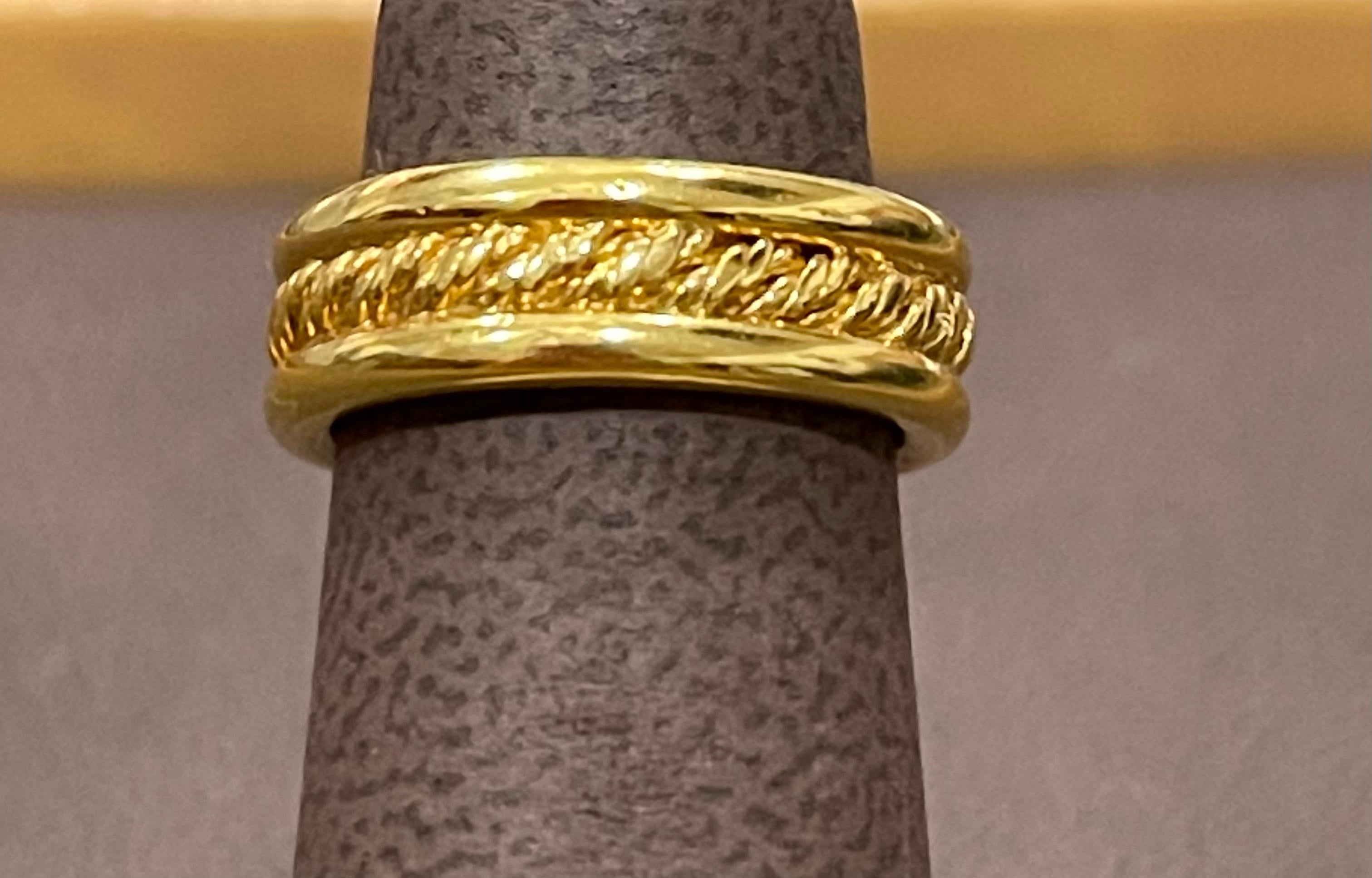 18 Karat Gelbgold Klassischer breiter Ehering im Zustand „Hervorragend“ im Angebot in New York, NY