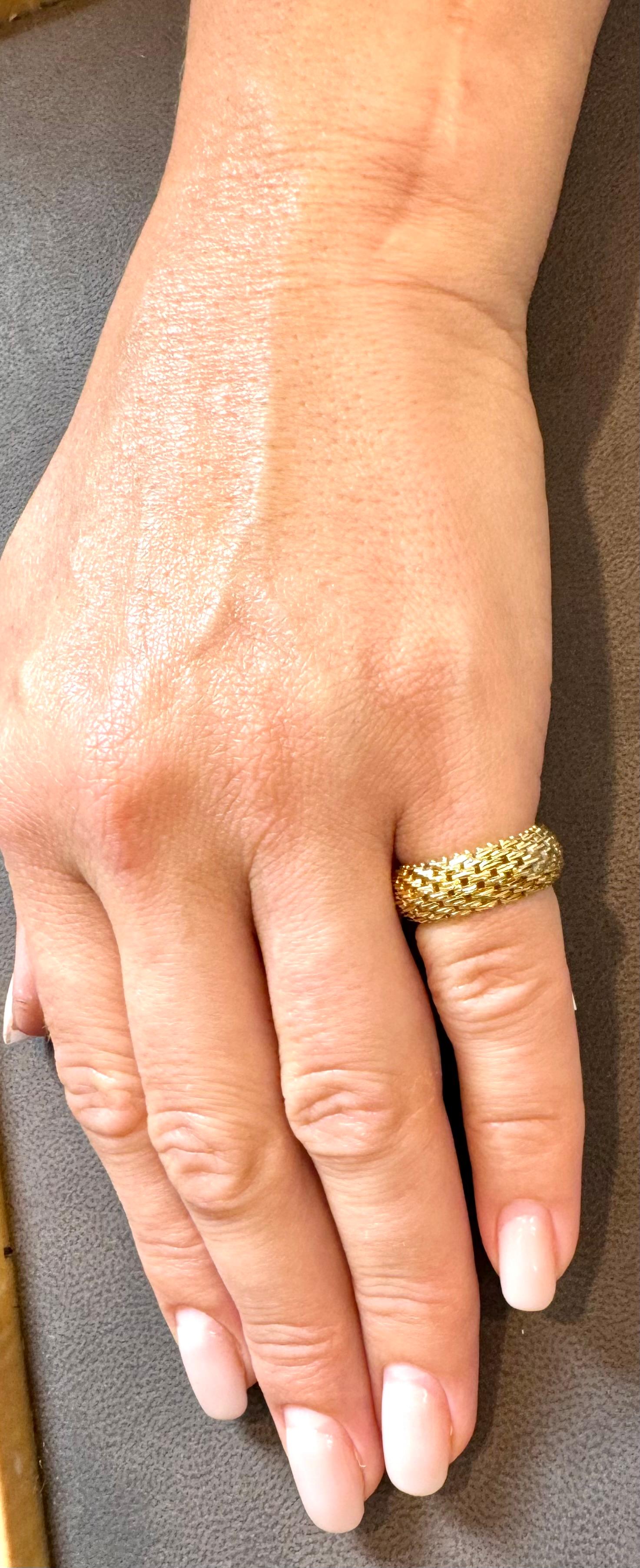 18 Karat Yellow Gold Classic Wide Wedding Band With Design Ring, Unisex Size 5.5 For Sale 8