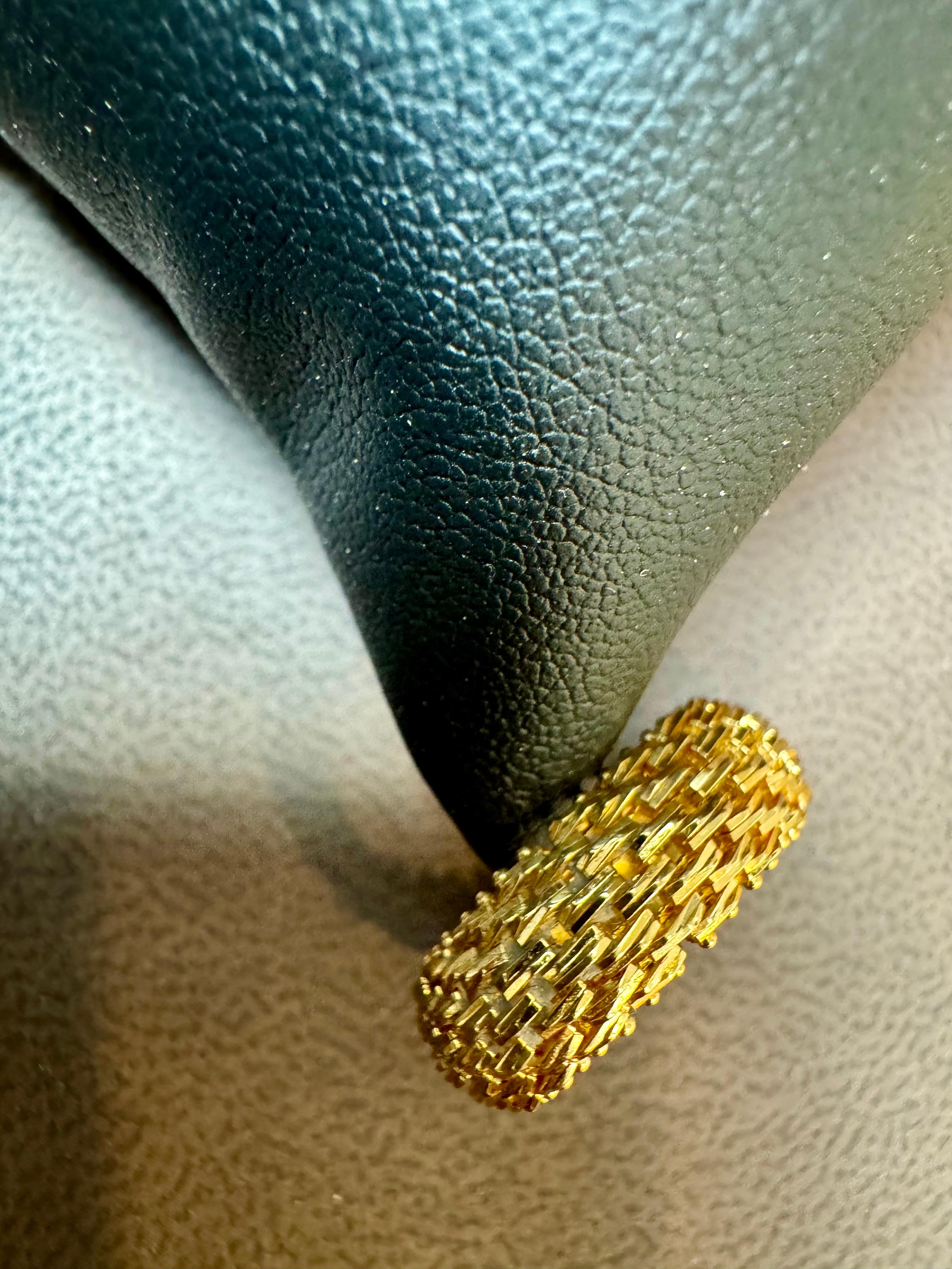 18 Karat Yellow Gold Classic Wide Wedding Band With Design Ring, Unisex Size 5.5 For Sale 4