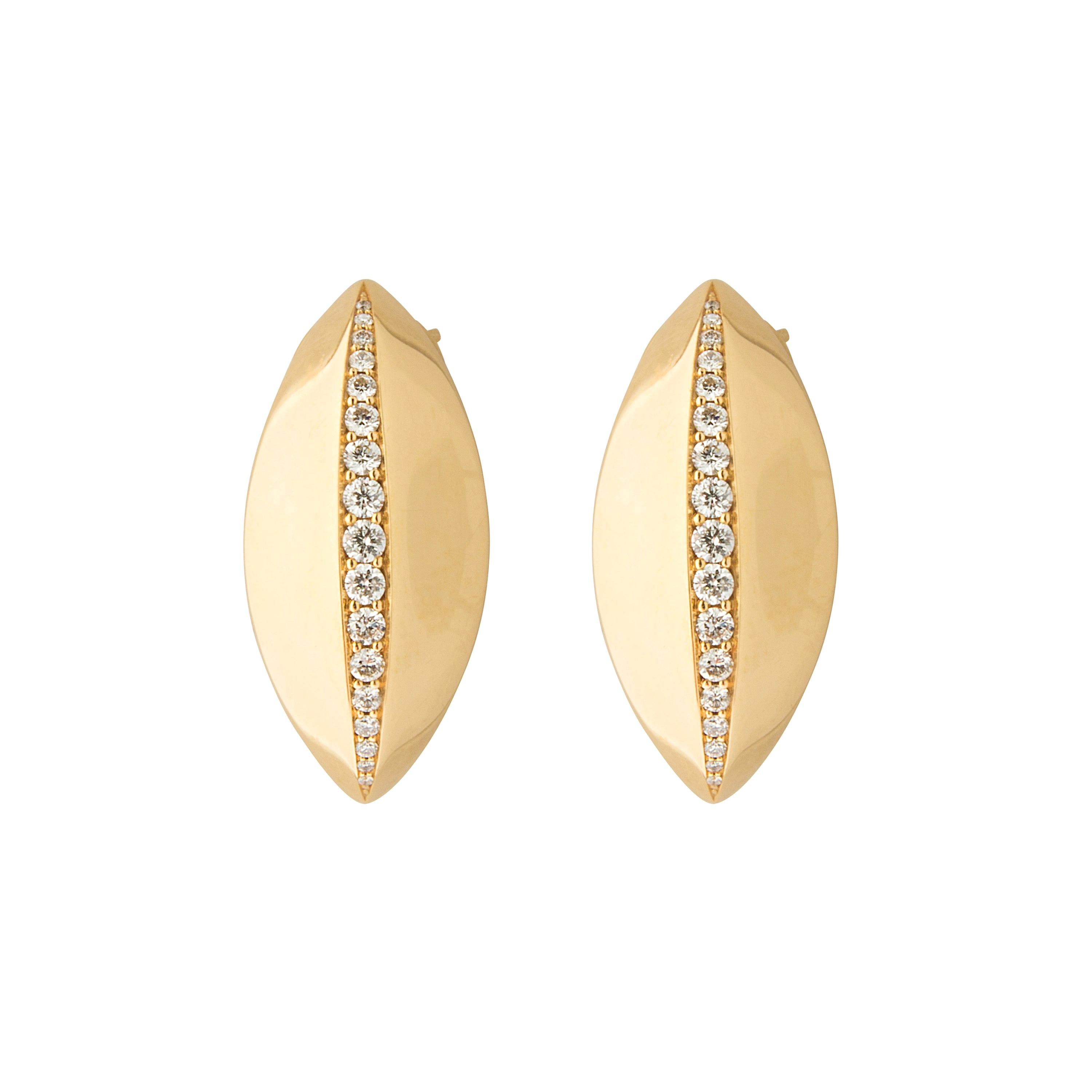 18 Karat Yellow Gold Flower ClipOn Earrings with Diamonds For Sale at