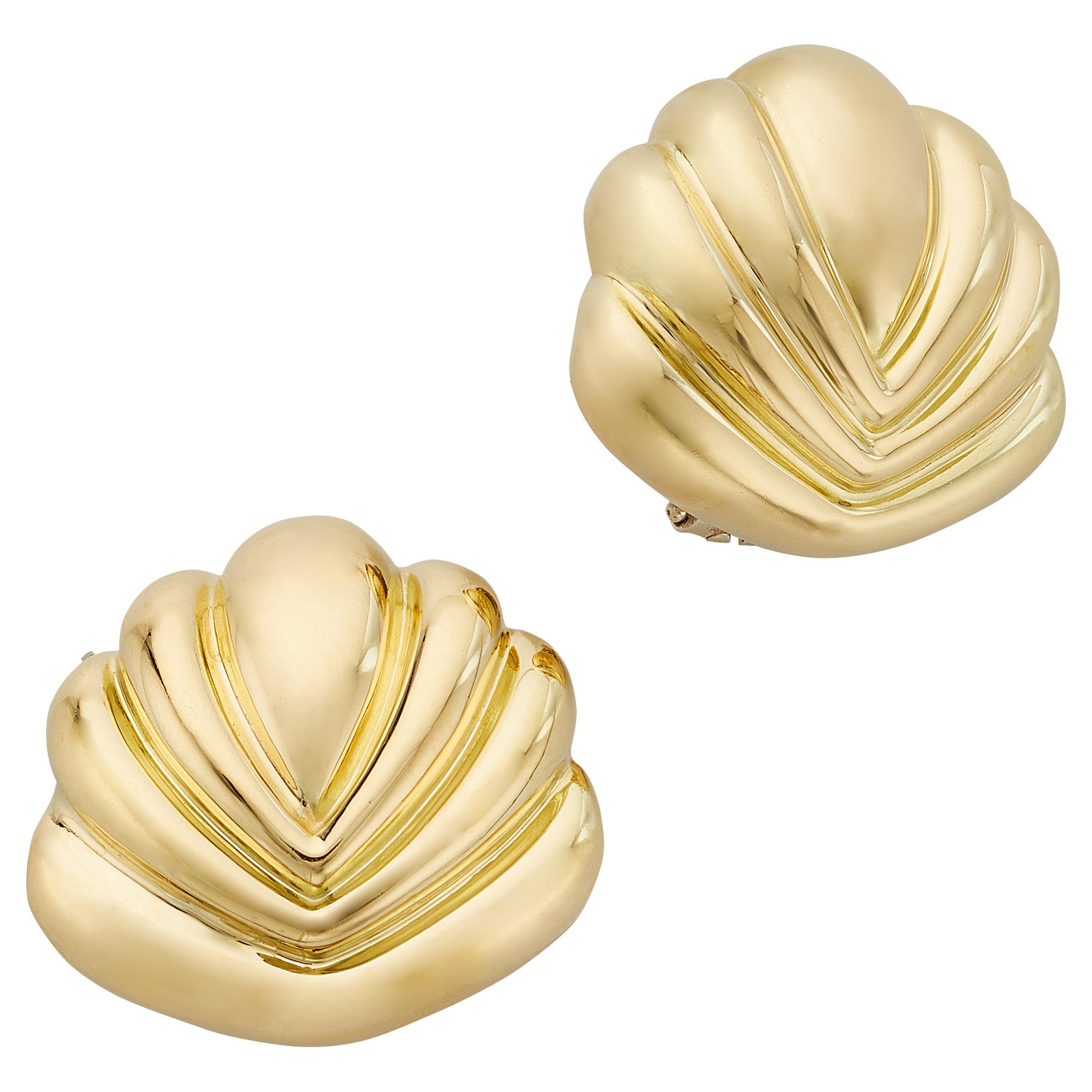 18 Karat Yellow Gold Clip On Shell Earrings