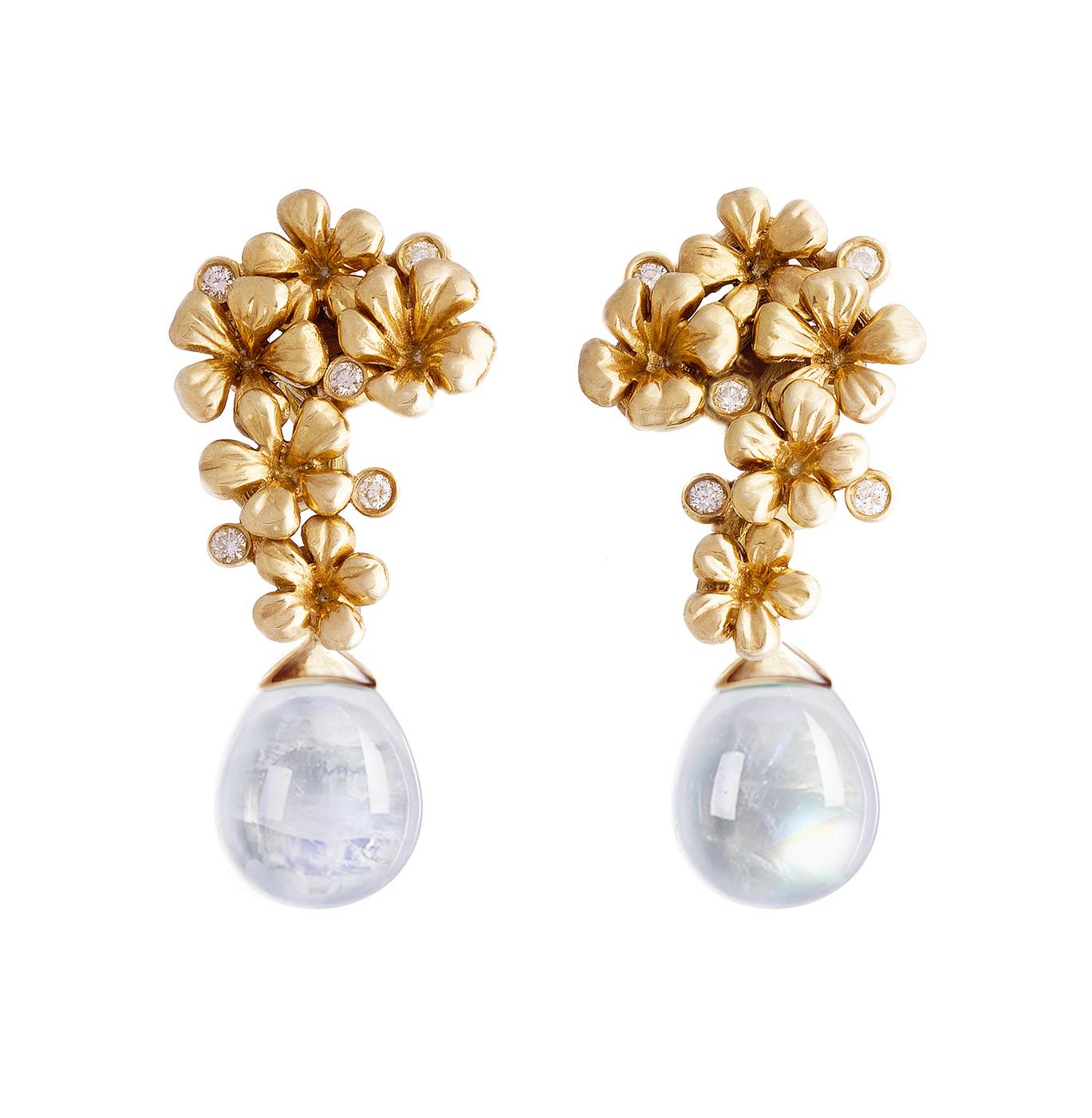 18 Karat Yellow Gold Cocktail Clip-On Earrings with Diamonds and Moonstones For Sale 8