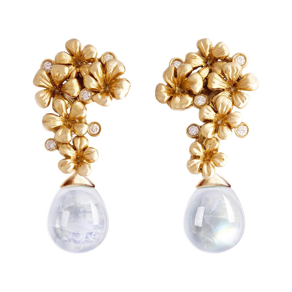18 Karat Yellow Gold Cocktail Clip-On Earrings with Diamonds and Moonstones For Sale