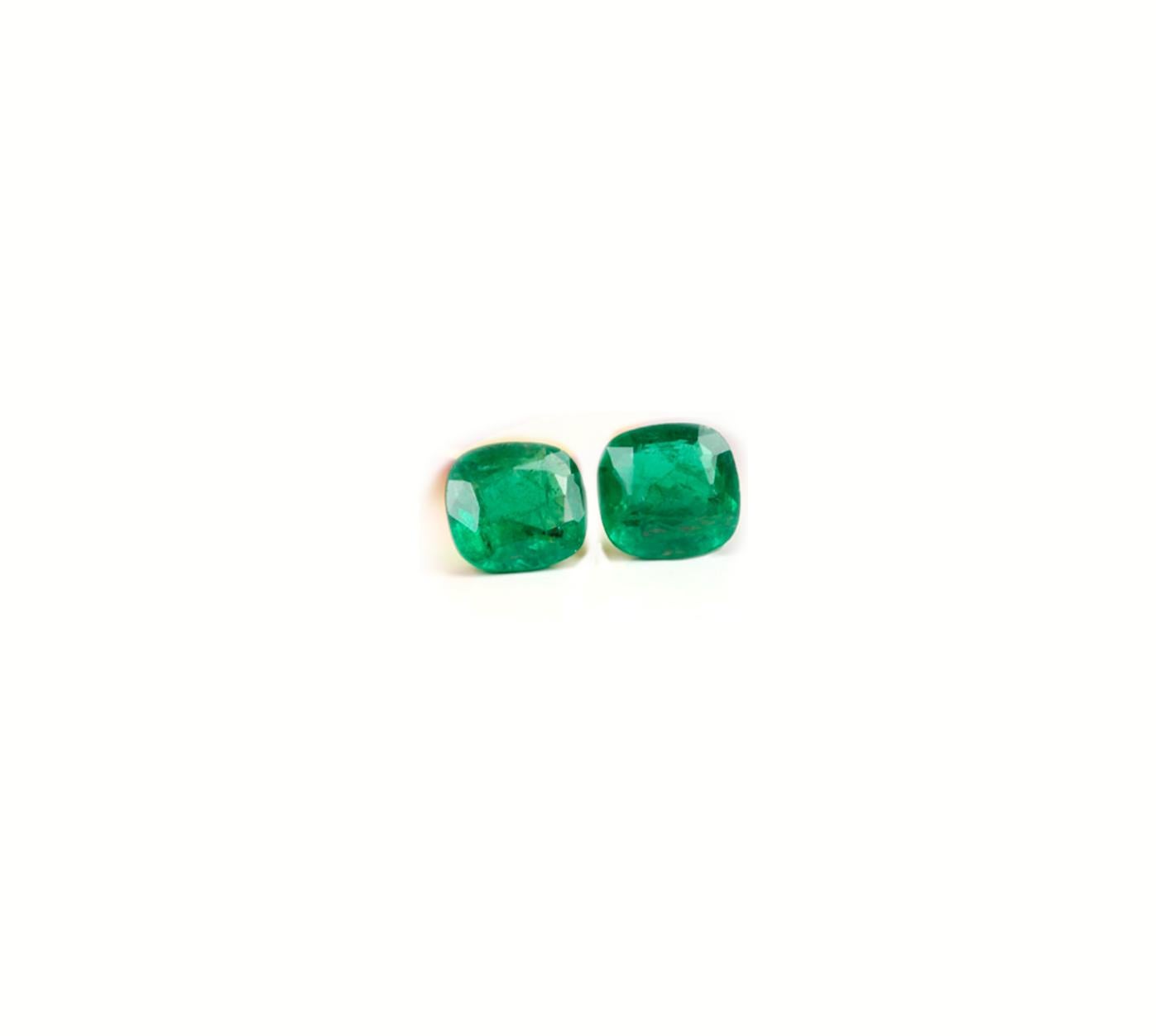 Women's or Men's Vivid Emeralds Eighteen Karat Yellow Gold Cocktail Clip-on Earrings For Sale