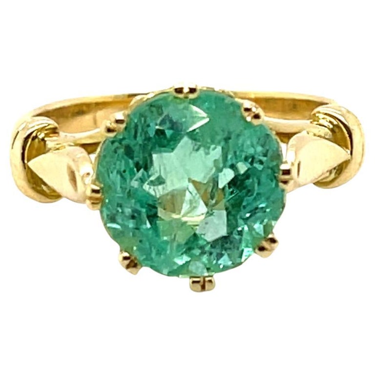 18 Karat Yellow Gold Colombian Solitaire Ring For Sale at 1stDibs