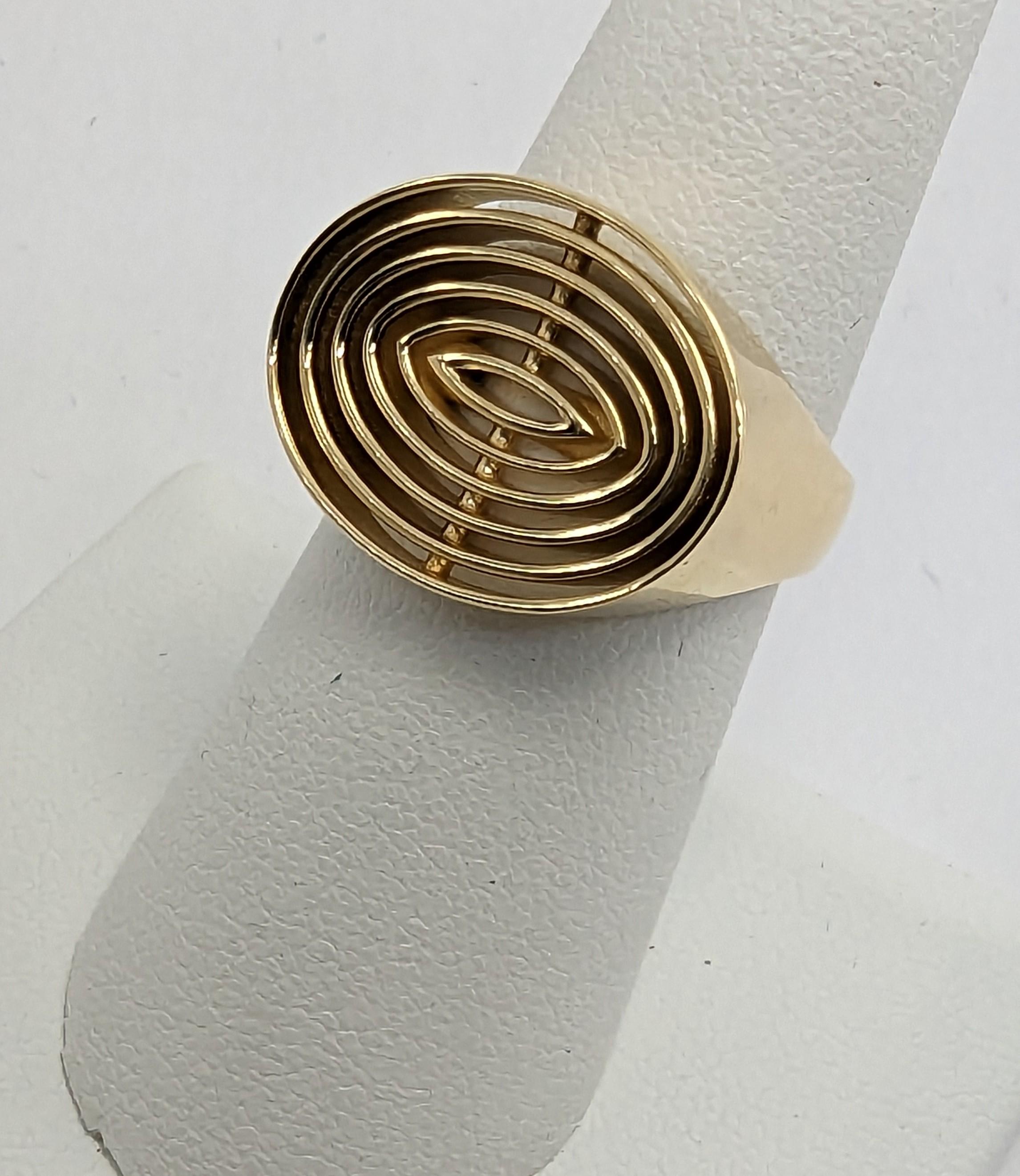 For Sale:  18 Karat Yellow Gold Concave Ovals Ring 2