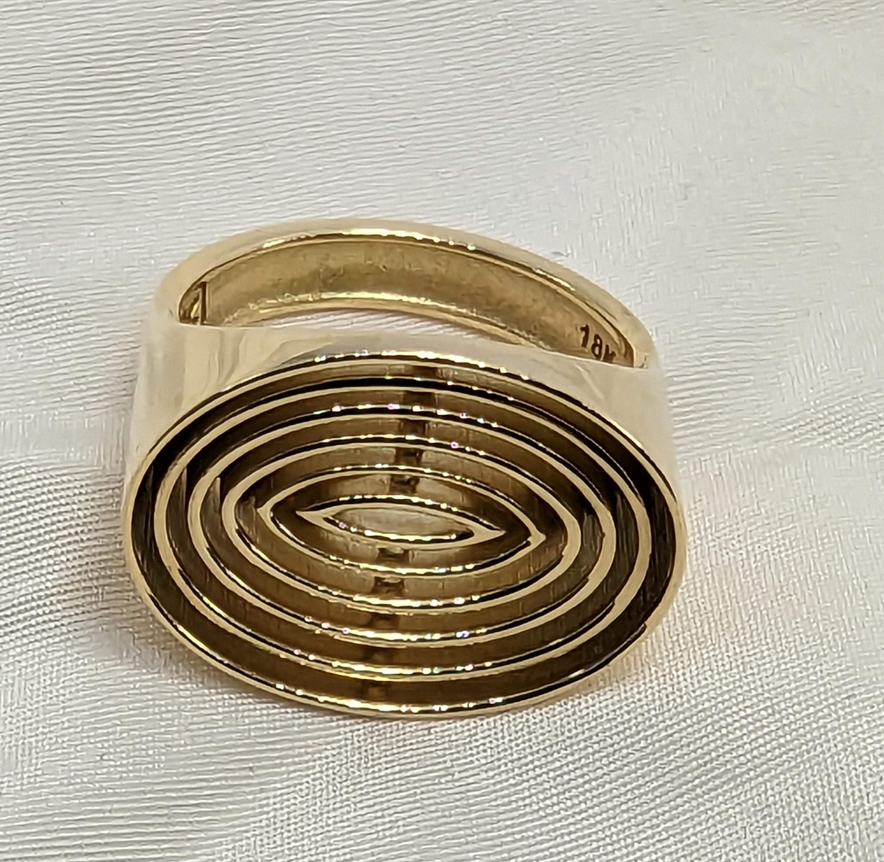 For Sale:  18 Karat Yellow Gold Concave Ovals Ring 8