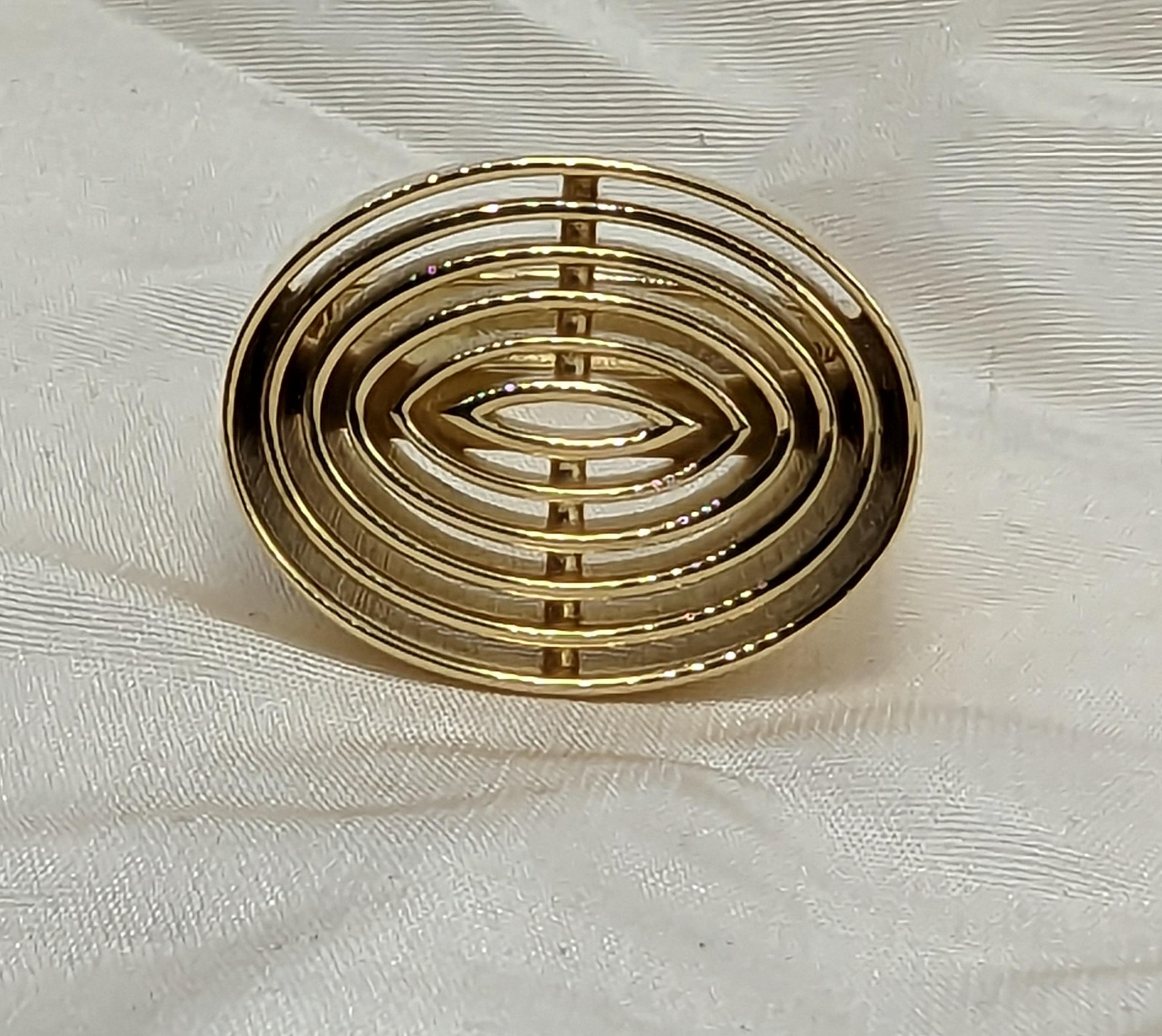 For Sale:  18 Karat Yellow Gold Concave Ovals Ring 10