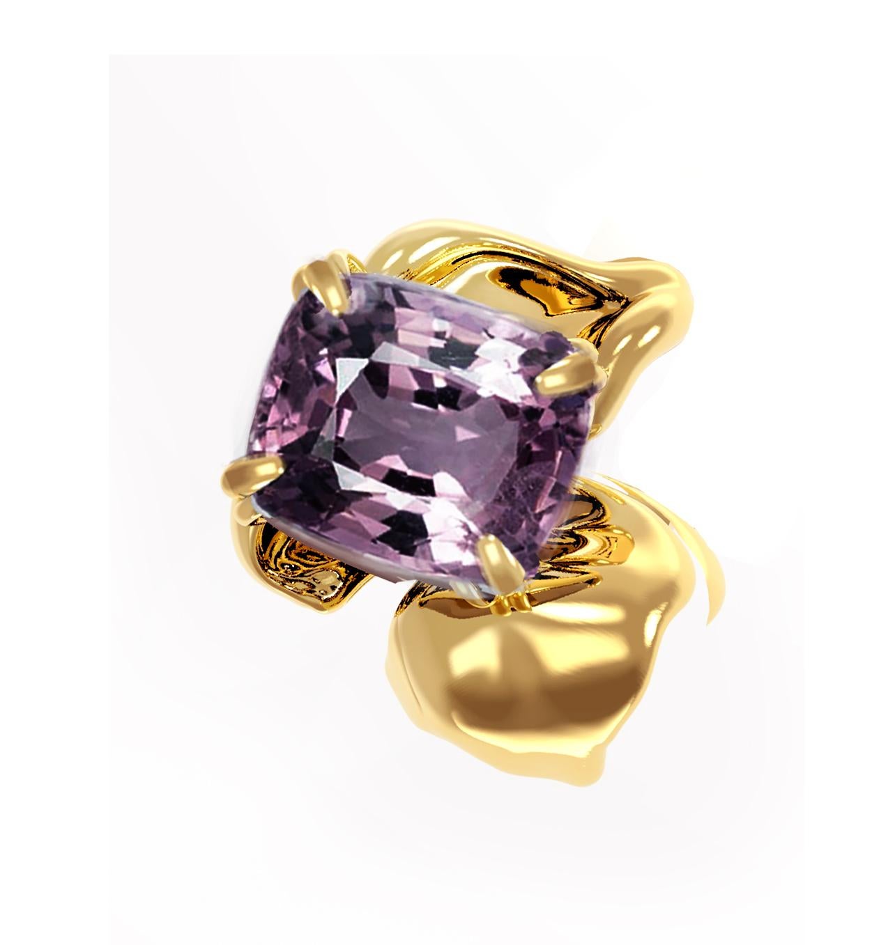 Eighteen Karat Yellow Gold Contemporary Brooch with Purple Cushion Spinel For Sale 4
