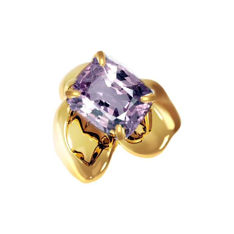 Eighteen Karat Yellow Gold Contemporary Brooch with Purple Cushion Spinel