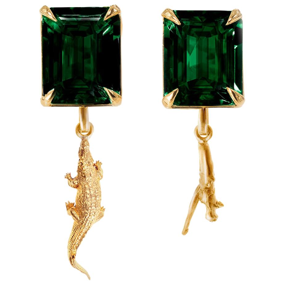 Eighteen Karat Yellow Gold Contemporary Earrings with Chrome-Diopsides