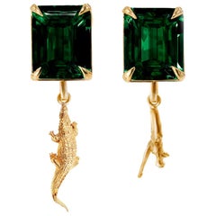 Eighteen Karat Yellow Gold Contemporary Earrings with Chrome-Diopsides