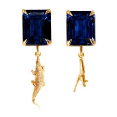 Eighteen Karat Yellow Gold Contemporary Clip-On Earrings with Sapphires