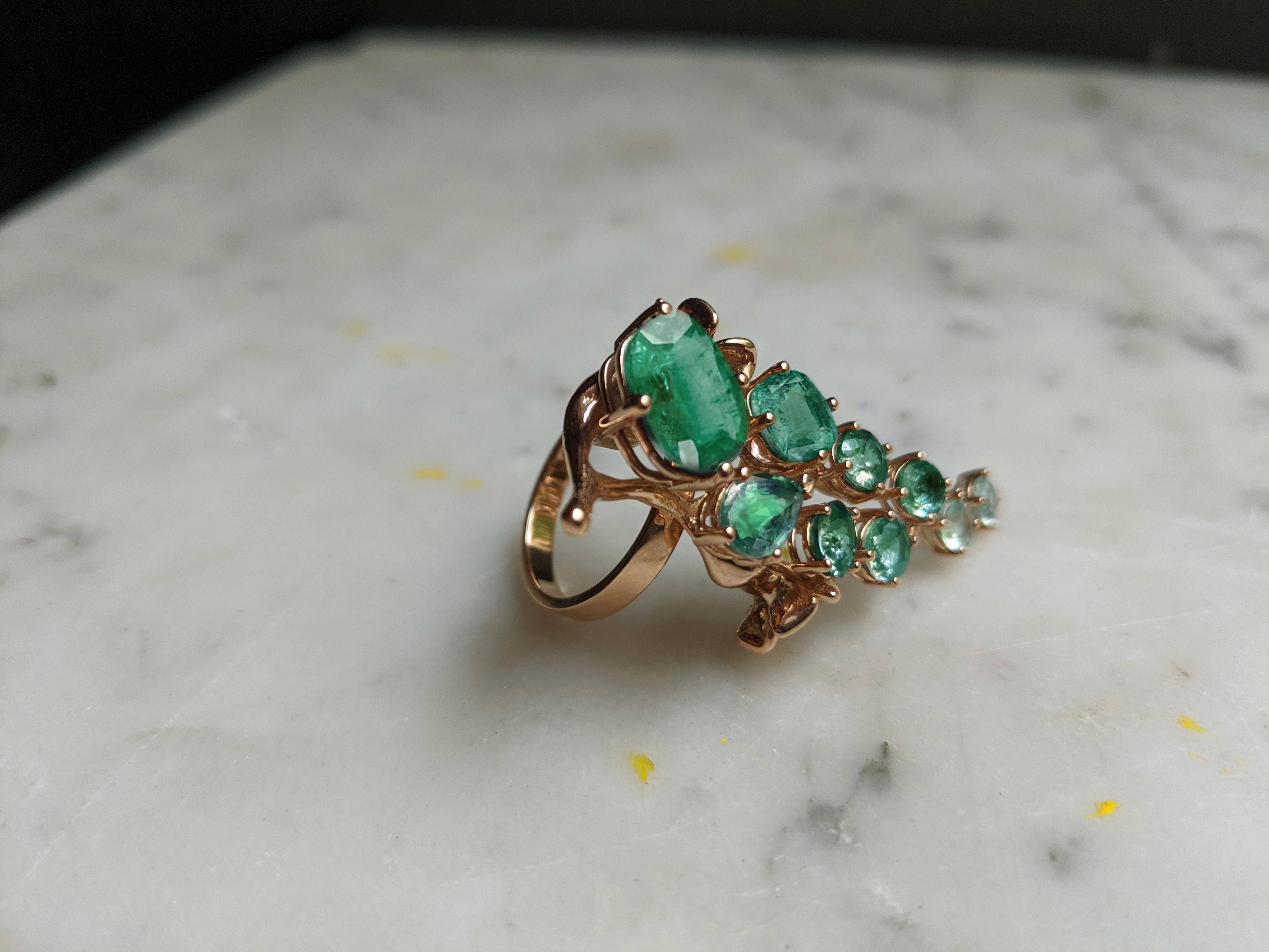 Yellow Gold Contemporary Cocktail Floral Ring with Natural Emeralds For Sale 1