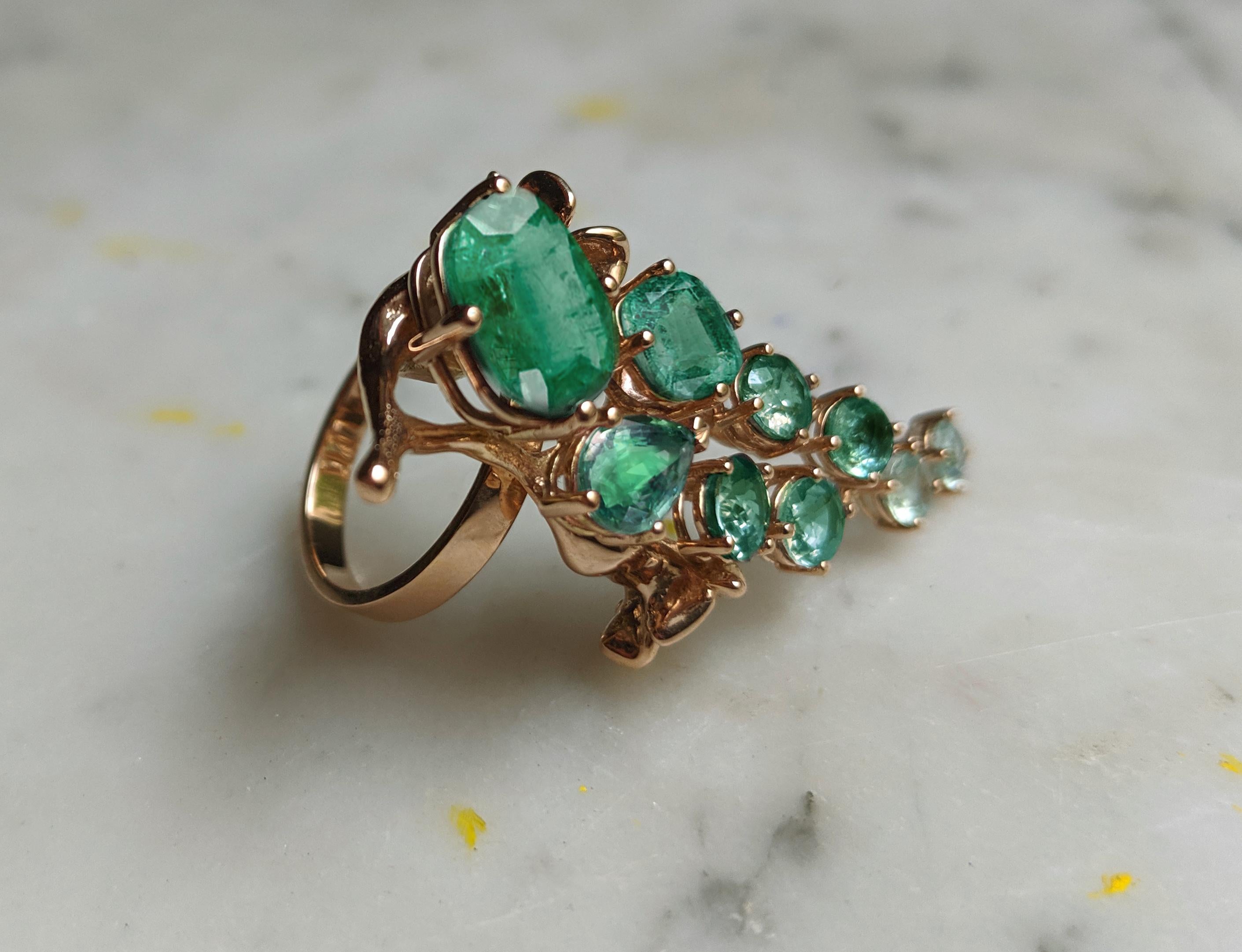 Yellow Gold Contemporary Cocktail Floral Ring with Natural Emeralds For Sale 2