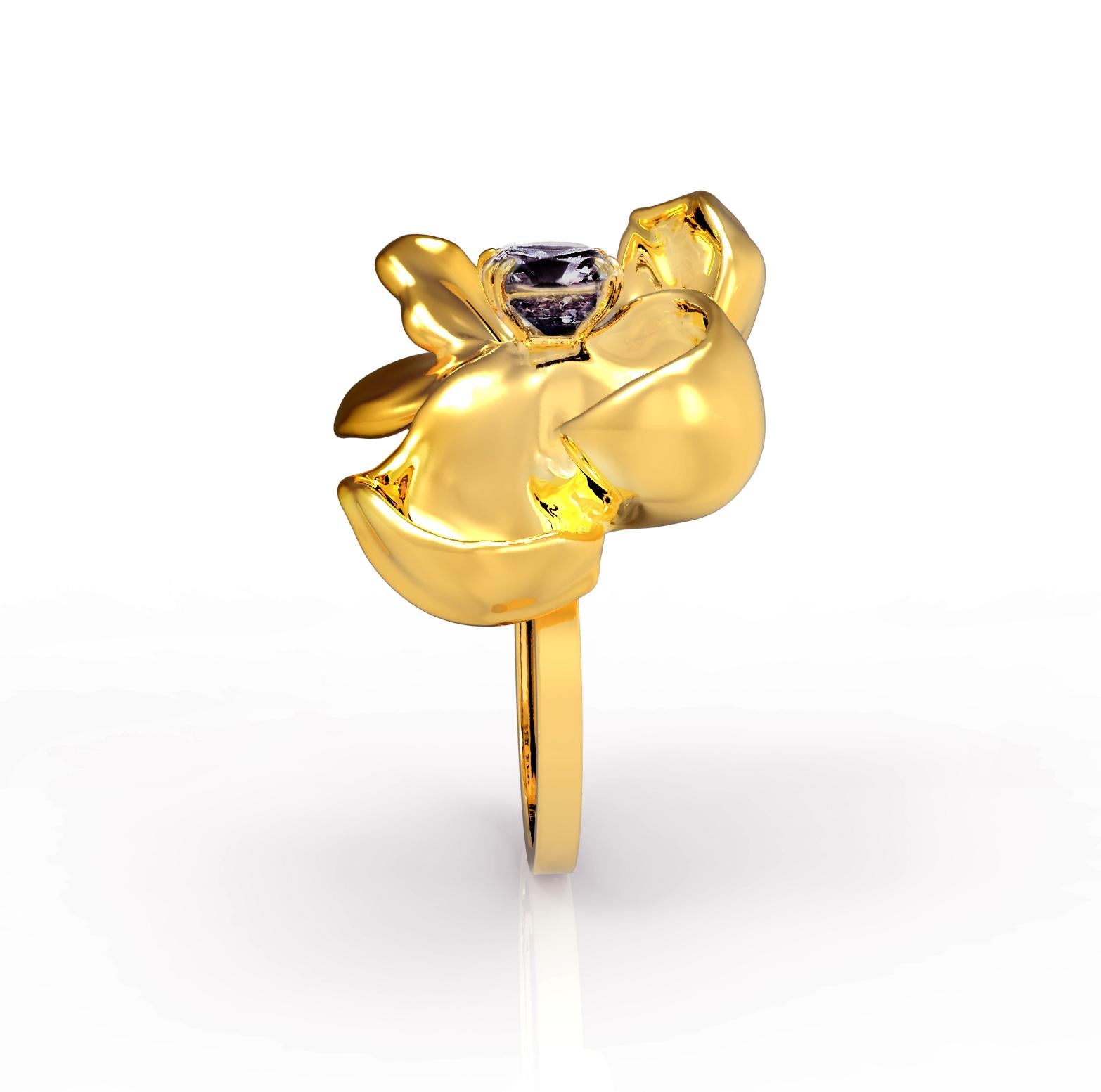 Yellow Gold Contemporary Cocktail Ring with Ink Storm Purple Spinel For Sale 1