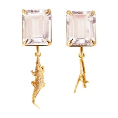 Pendientes Contemporáneos de Oro Amarillo de Dieciocho Kilates con Morganitas Rosa Claro
