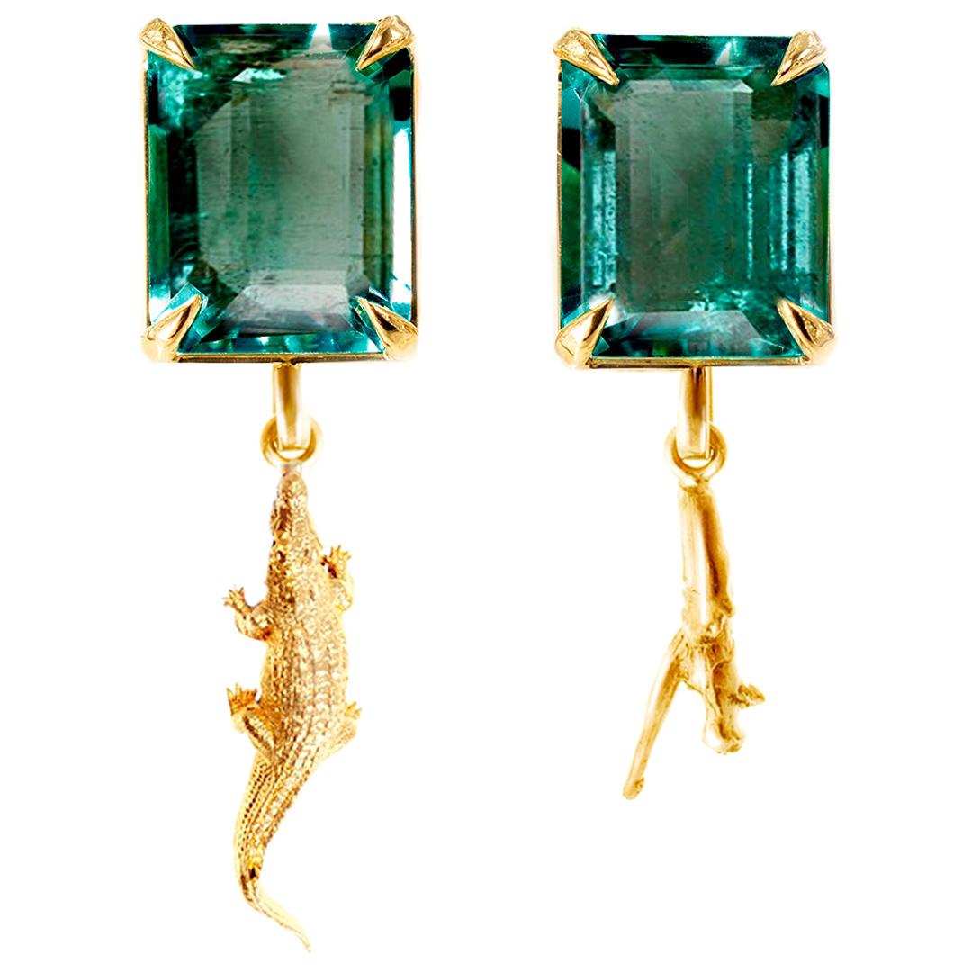 Eighteen Karat Yellow Gold Contemporary Dangle Earrings with Natural Emeralds For Sale 5