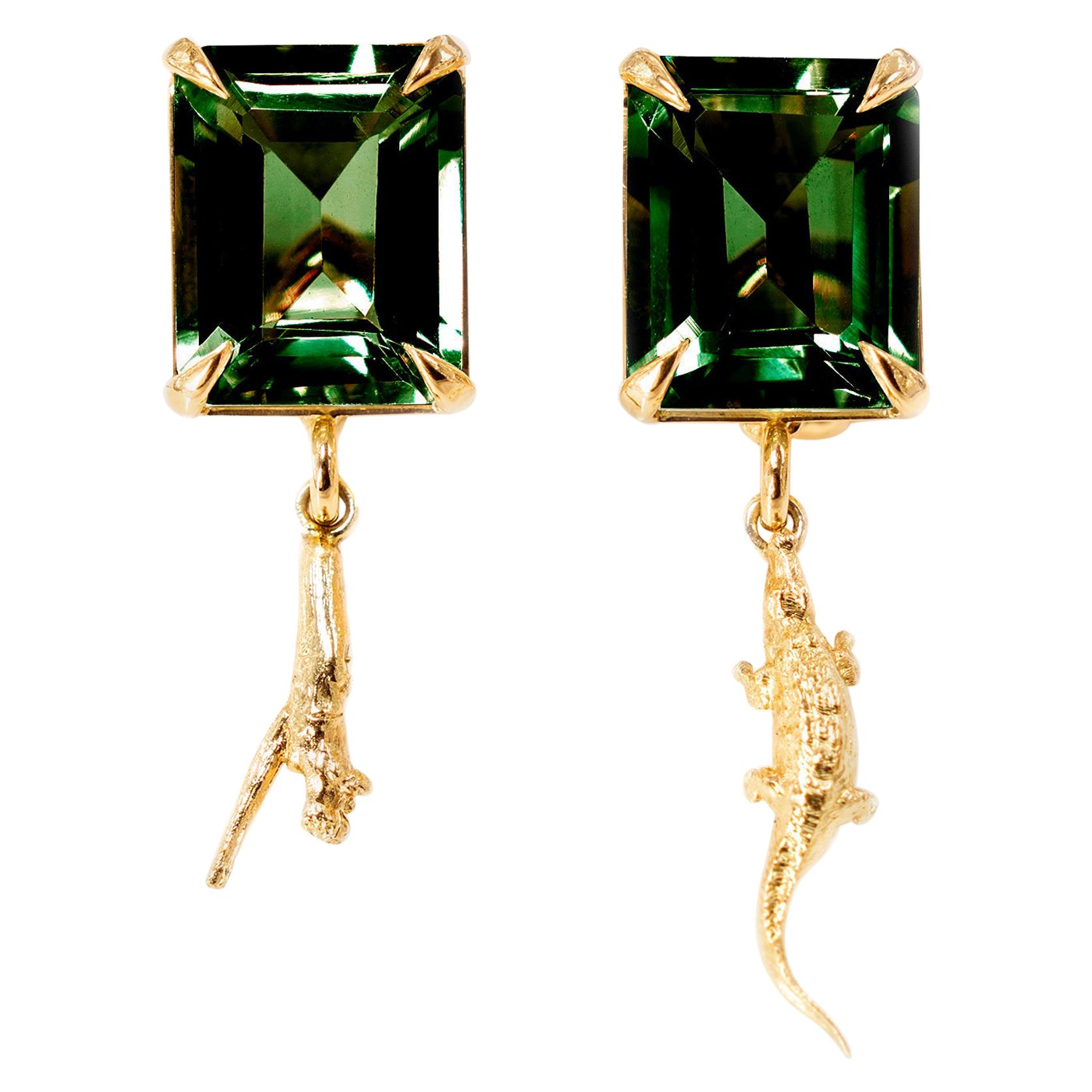 Eighteen Karat Yellow Gold Contemporary Earrings with Chrome-Diopsides For Sale